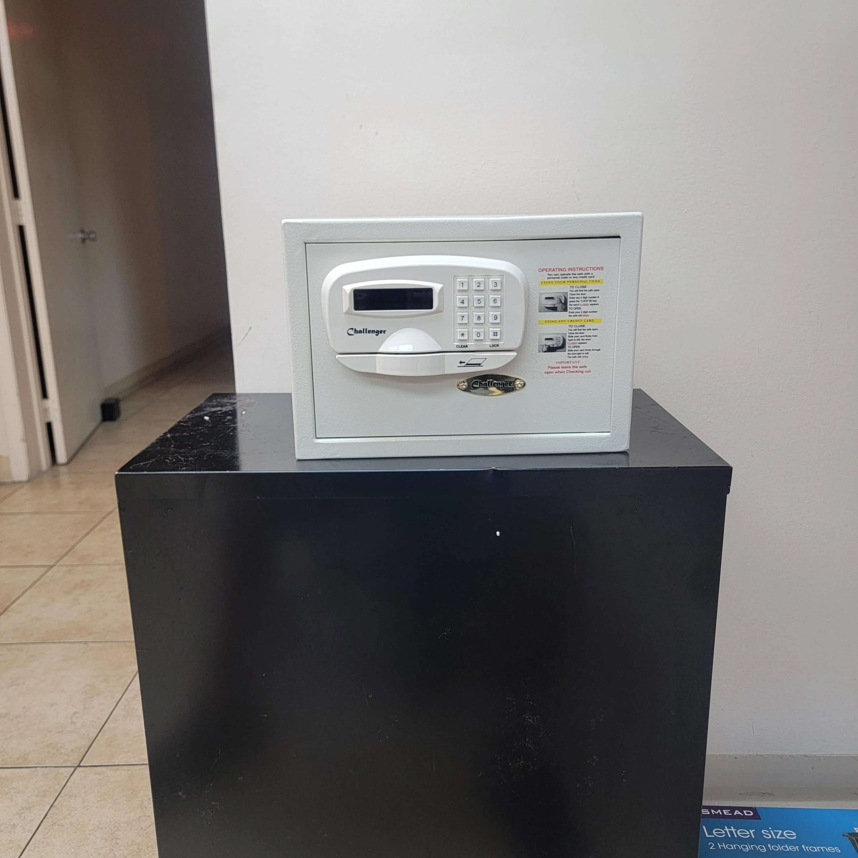 Challenger M For Small Spaces In-Room Safe