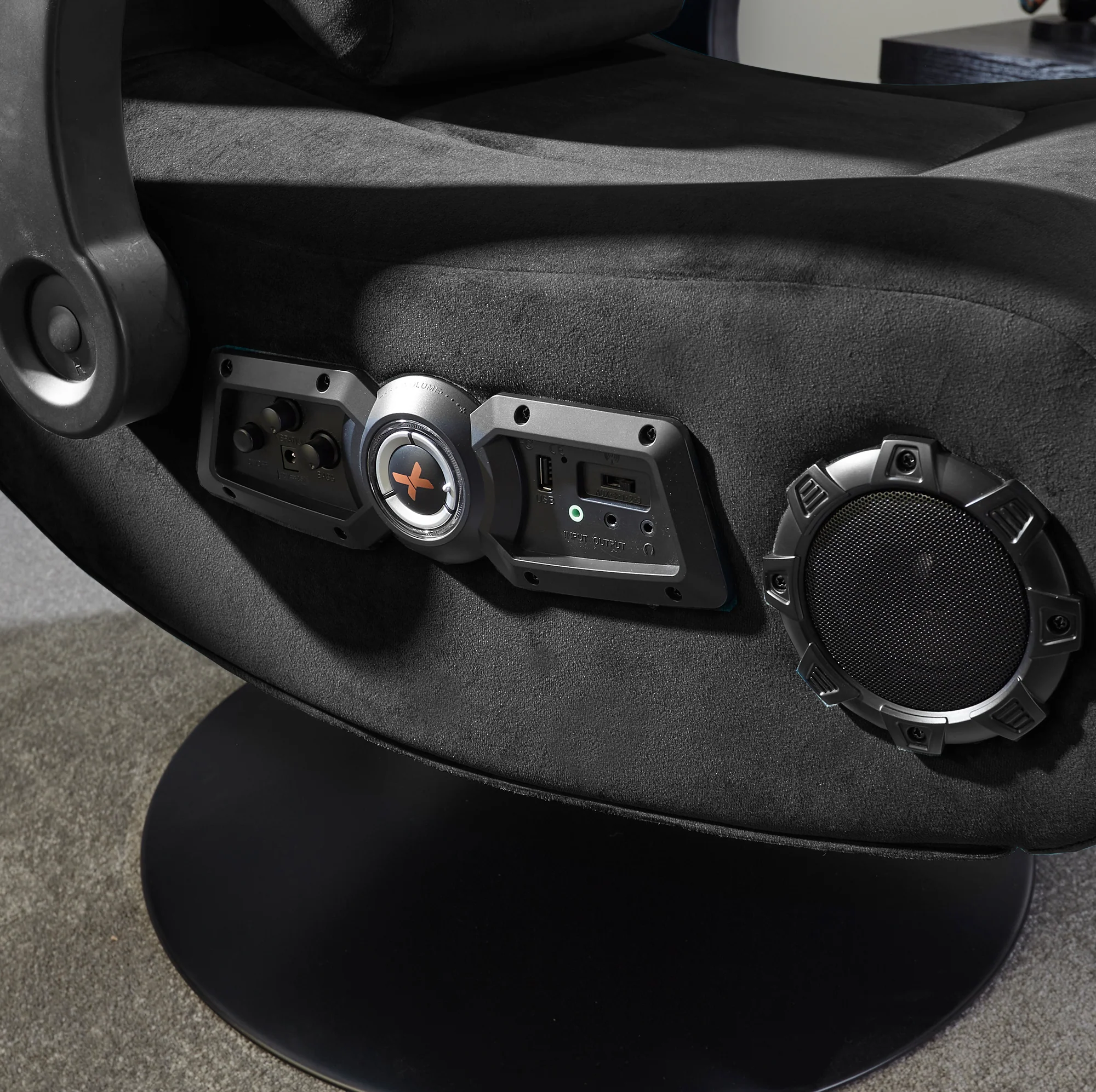 Deluxe 4.1 Audio Fabric Console Gaming Chair - Black