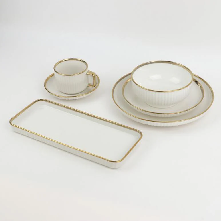 32 Piece Dinner Set Gold & White
