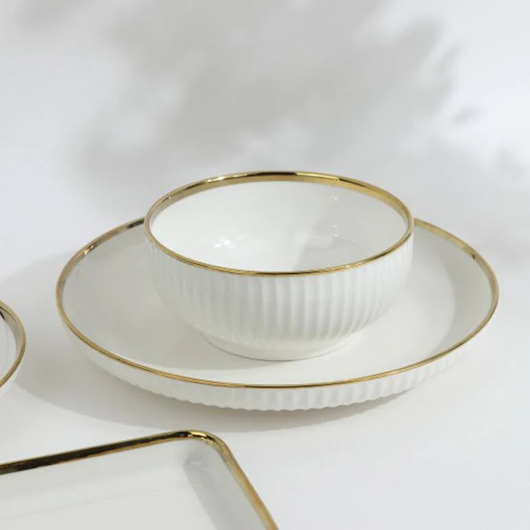 32 Piece Dinner Set Gold & White
