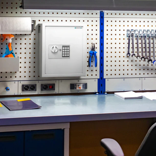 Barska AX13964 40 Capacity Fixed Position Key Cabinet with Digital Keypad