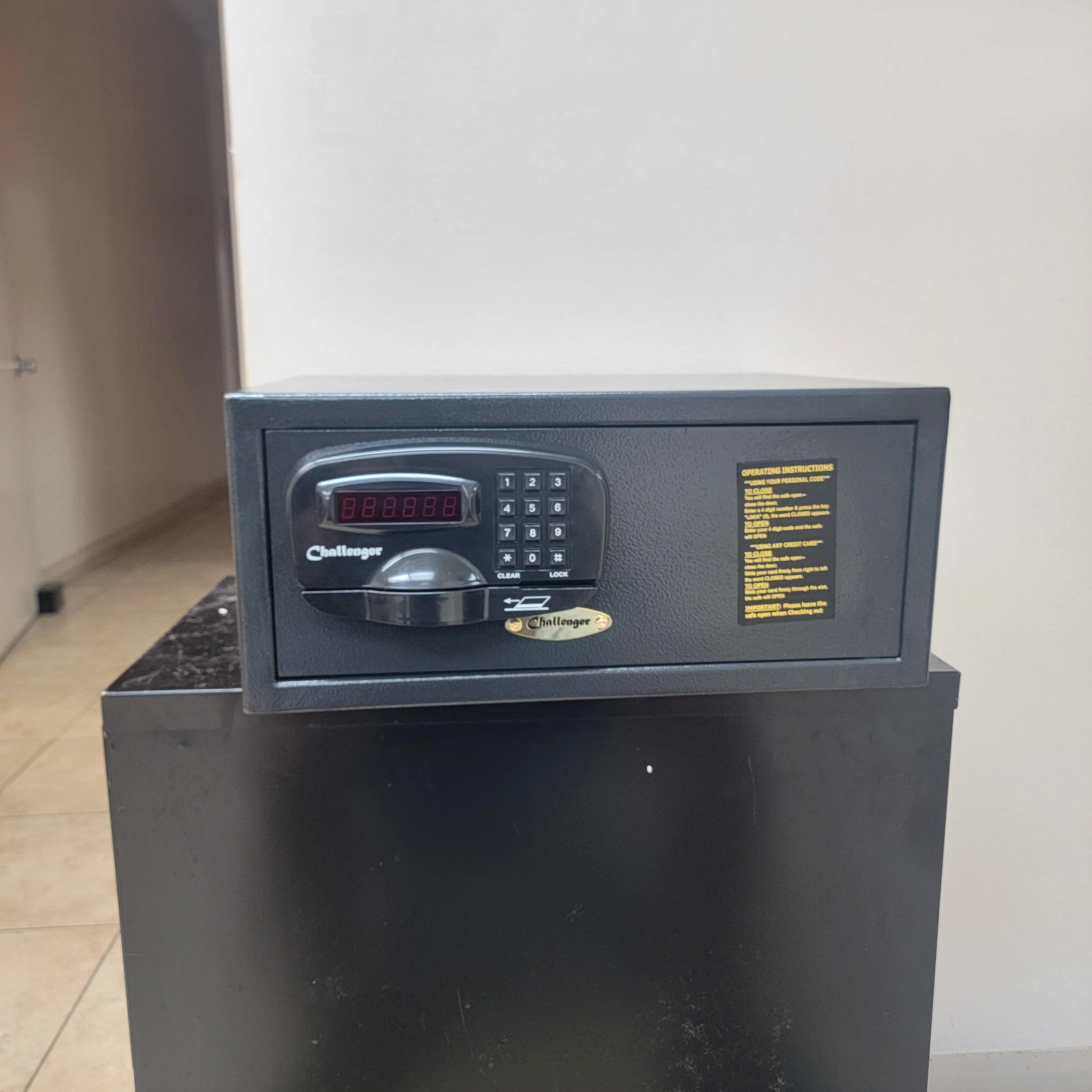 Challenger M22 Laptop Compatible In-Room Safe