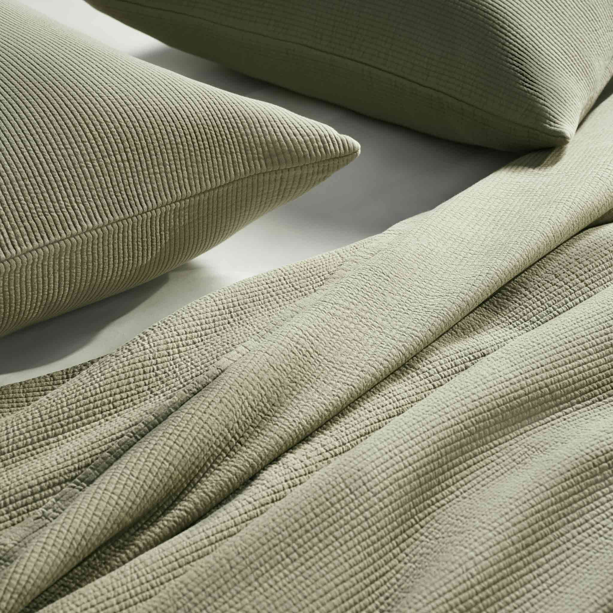 HCB: Ribbed Matelasse Quilt