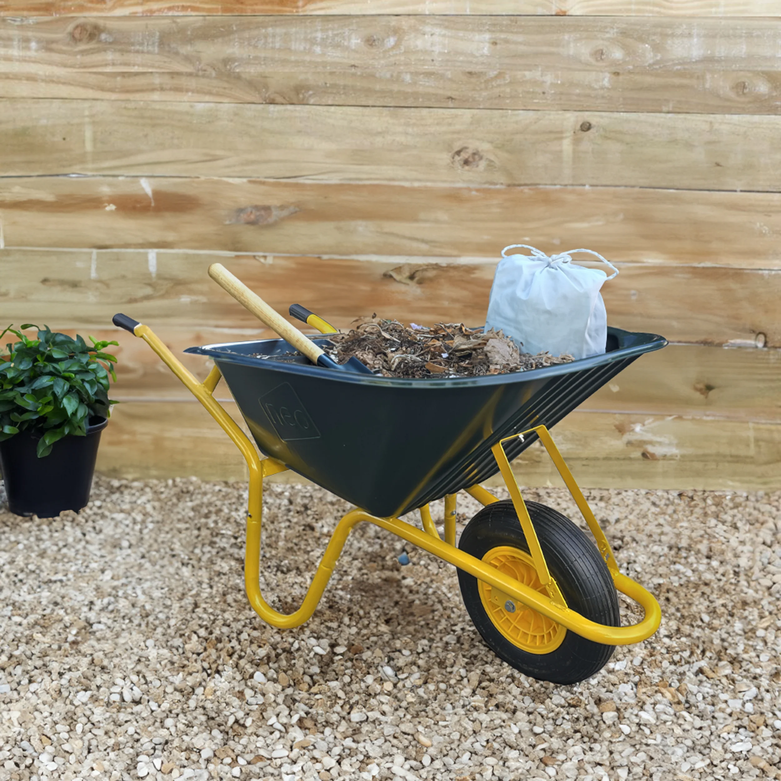 Neo Garden Wheelbarrow Heavy Duty 110L 150kg