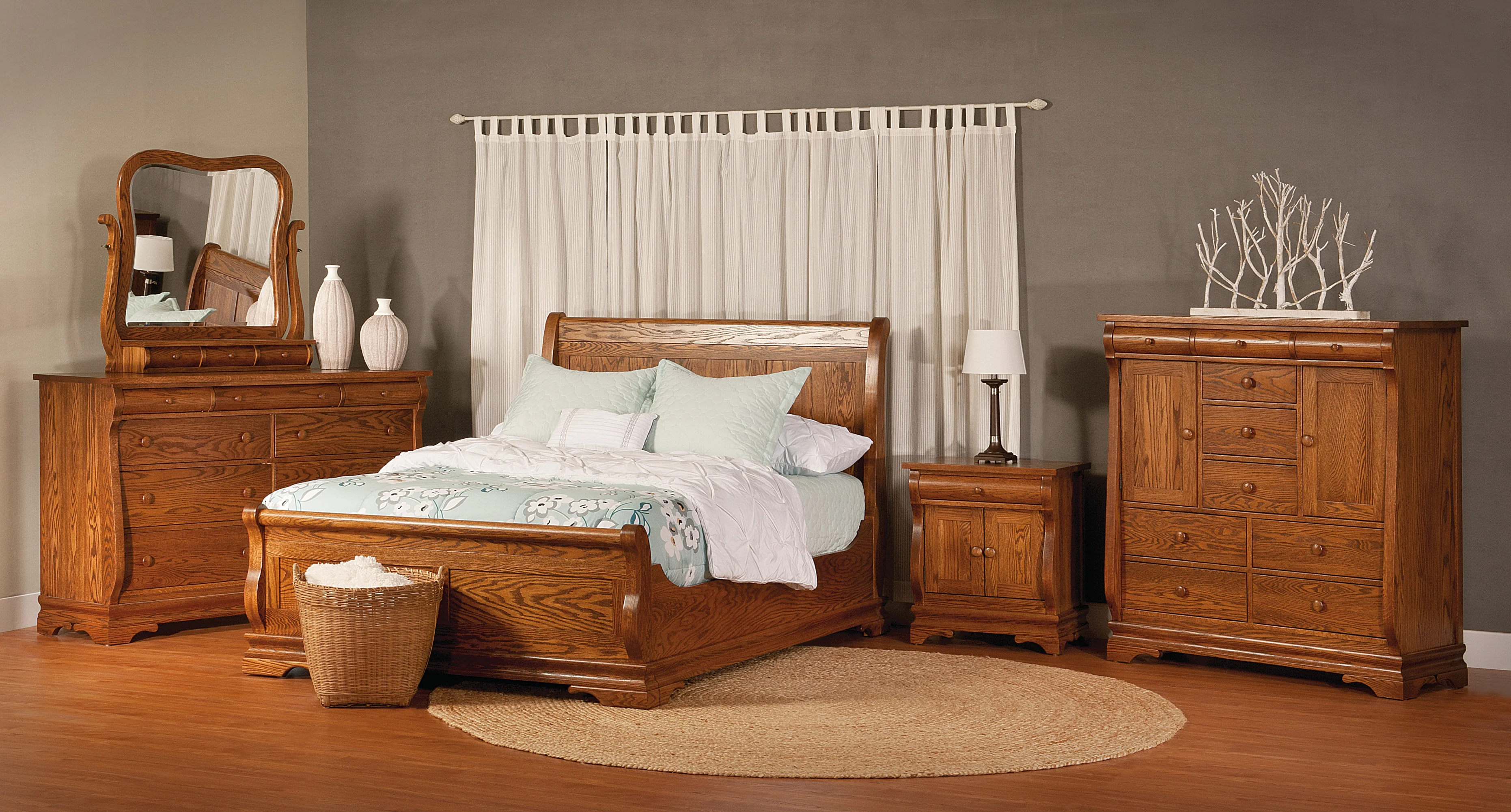 Amish Chippewa Sleigh Bed