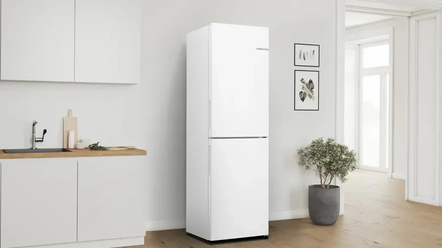 Bosch Series 2 Fridge Freezer - White | KGN27NWEAG