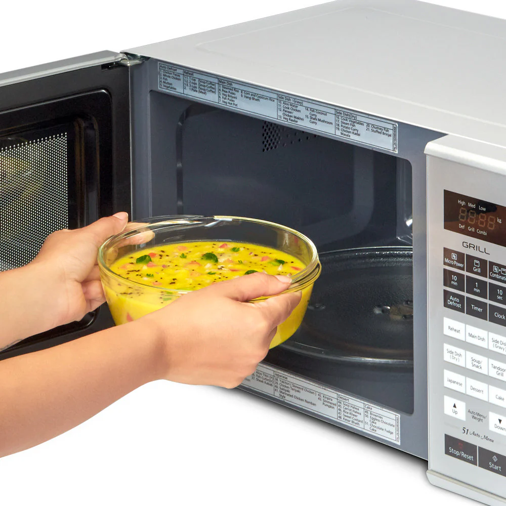 Borosil Round Dish w Green Lid, 1L