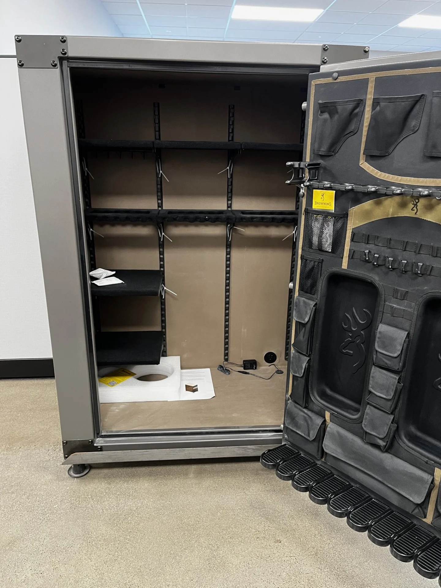 Browning HG49DLX HAWG Deluxe Gun Safe - Metal Clear Blemished