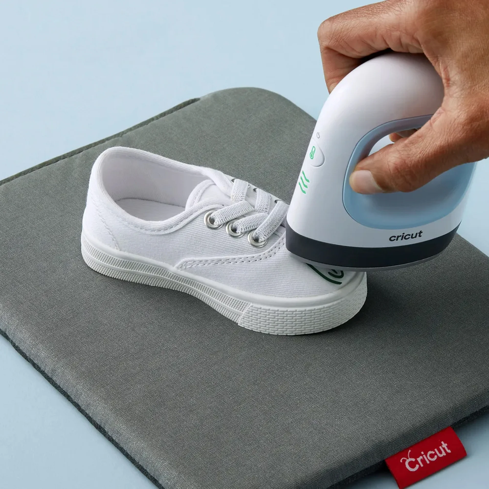 Cricut EasyPress Mini Compact Heating Press Blue