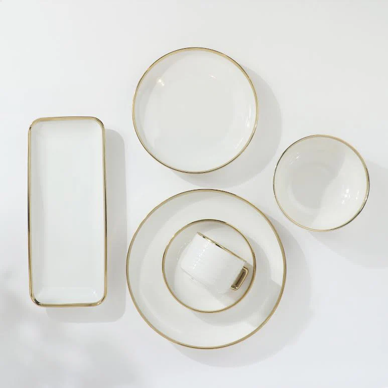 32 Piece Dinner Set Gold & White
