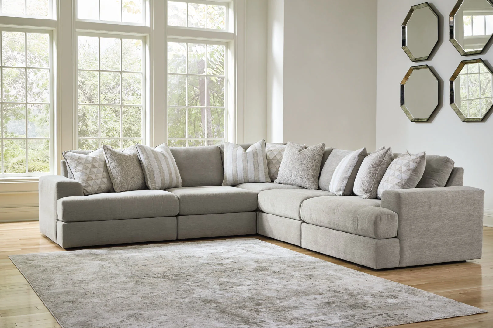 Avaliyah 3-Piece Sectional with Ottoman