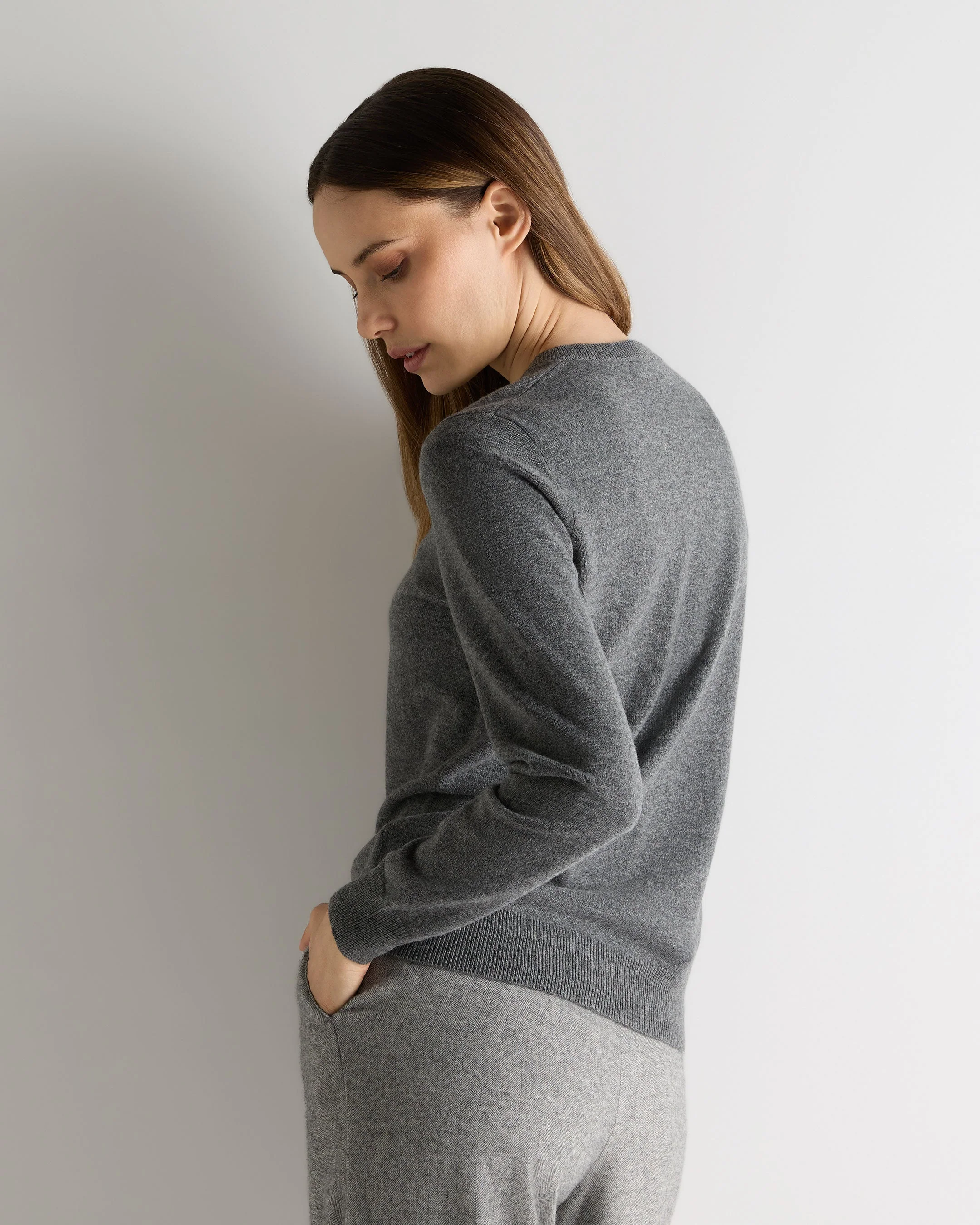Women's Evie Classic Round Neck Cashmere Sweater Elephant Grey