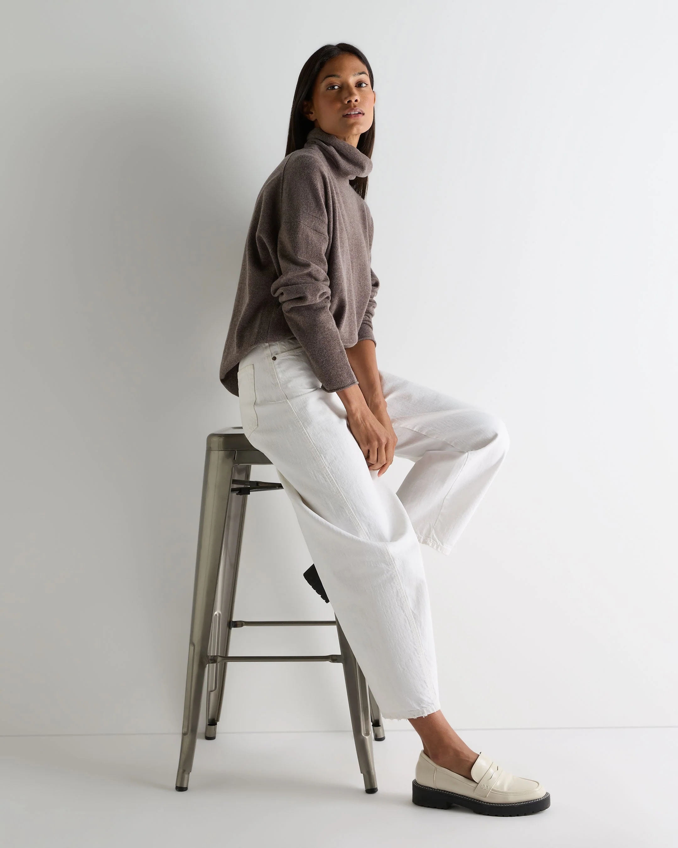 Women's Victoria Turtle Neck Cashmere Sweater Otter Brown