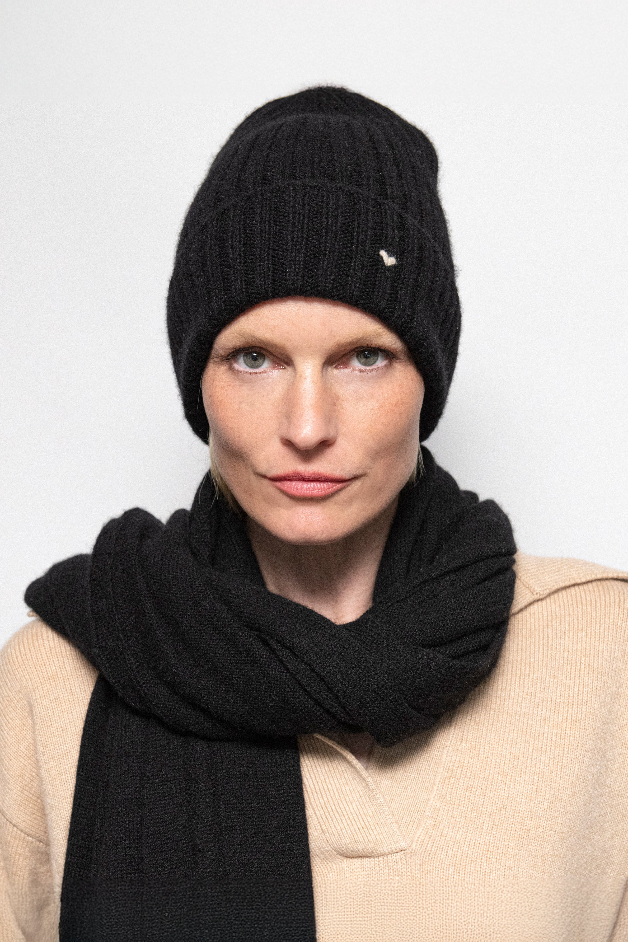 The Rib Beanie – Black