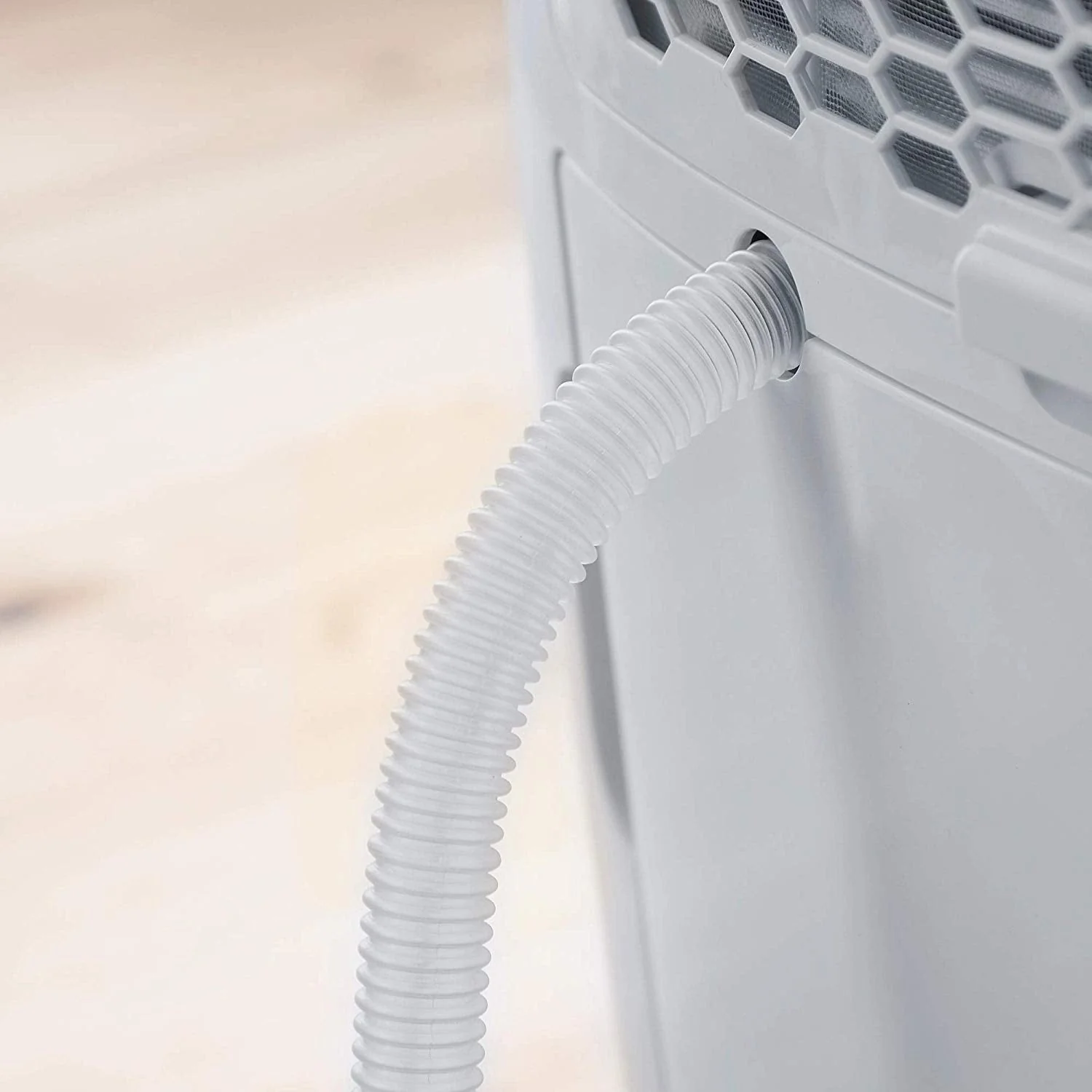 Vonhaus 220 volt Dehumidifier air purifier 20 Liter 220v 240 volts 2500150