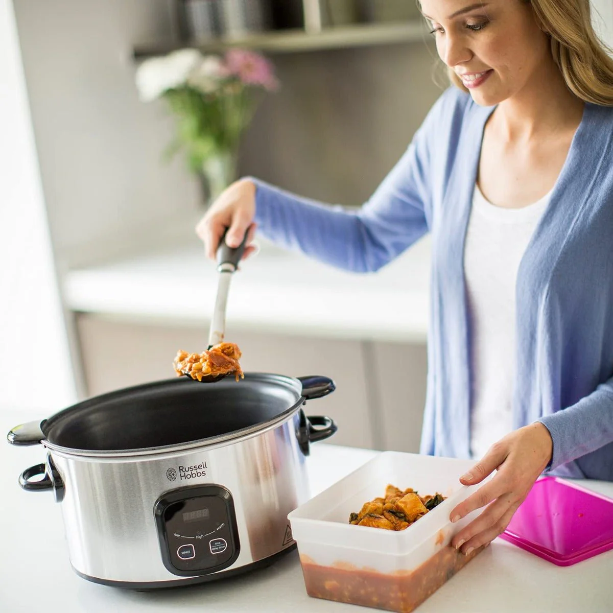 Russell Hobbs 220 volts Slow Cooker 22750  6 Liter Slow Cooker 220v 240 volts 50 hz