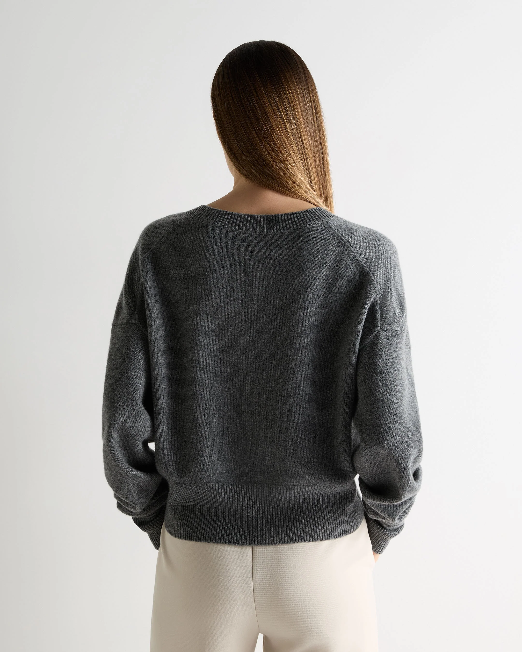 Women's Cropped V Neck Cashmere Sweater Elephant Grey