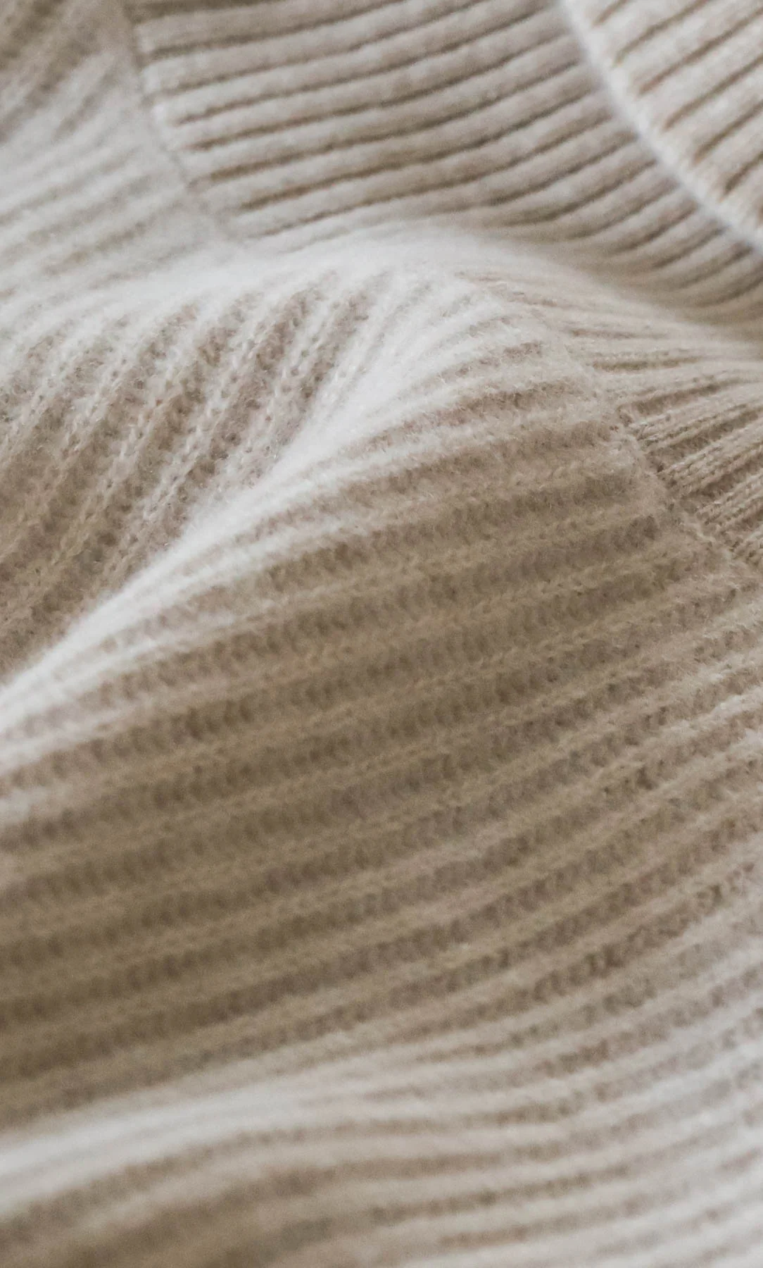 Tessa Cashmere Turtleneck Sweater