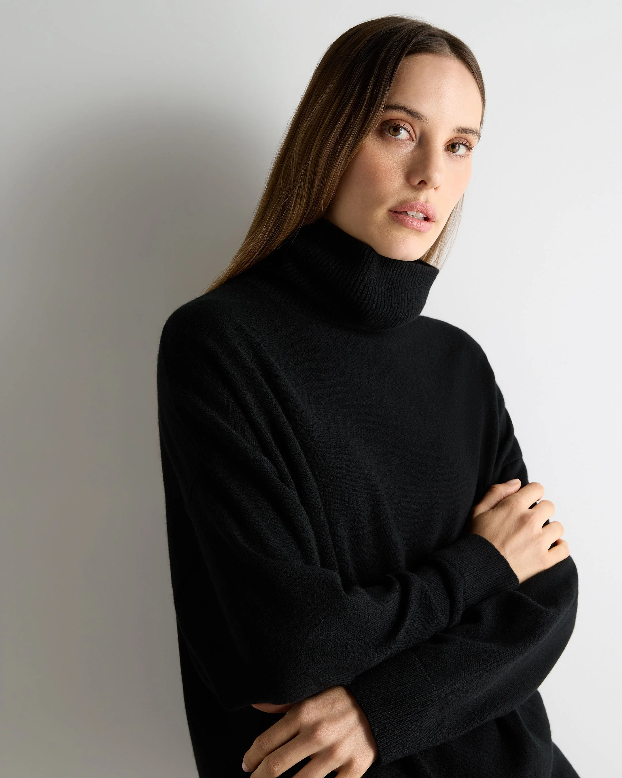 Women's Longline Turtle Neck Cashmere Sweater Black