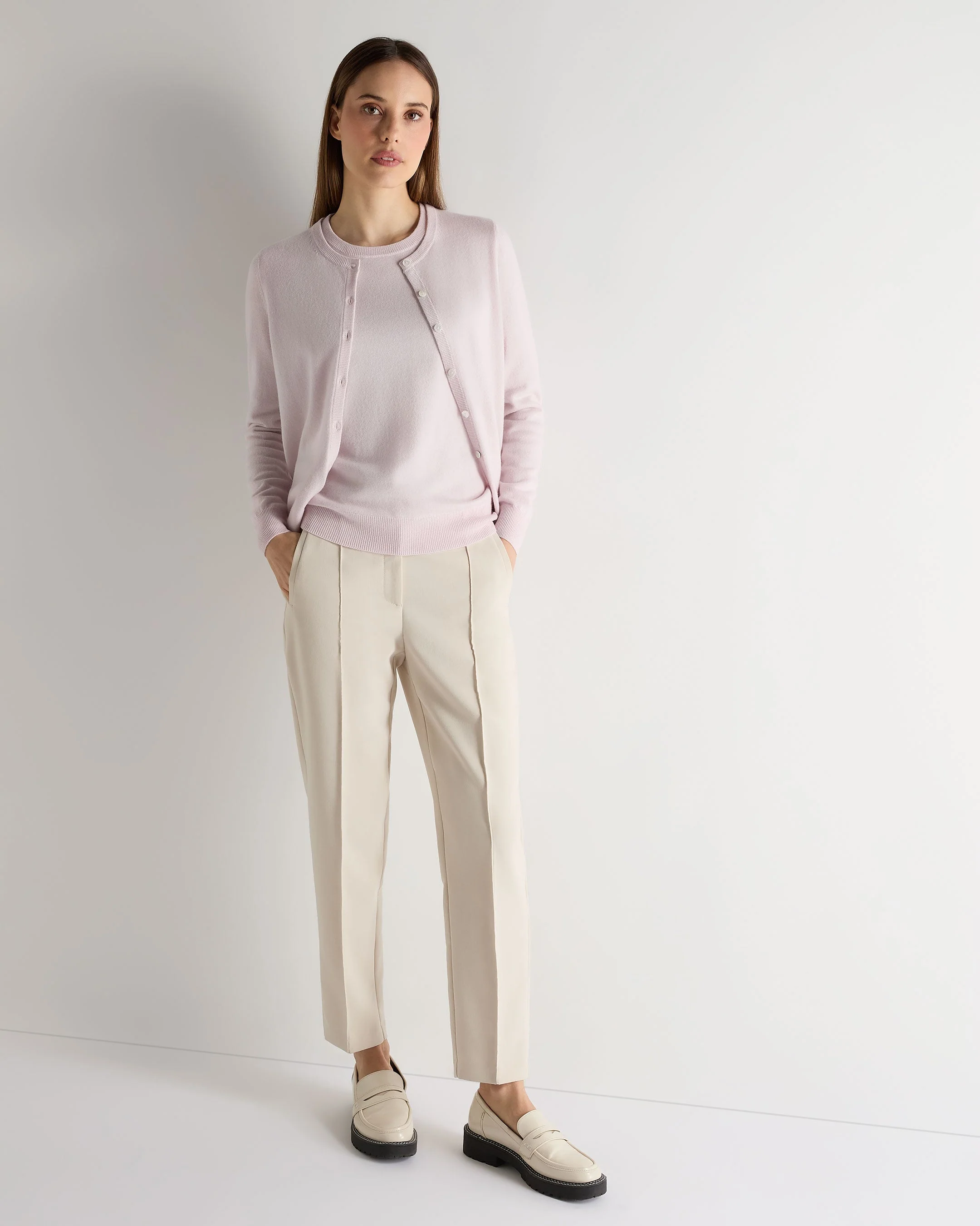 Women's Evie Classic Round Neck Cashmere Sweater Chalk Pink