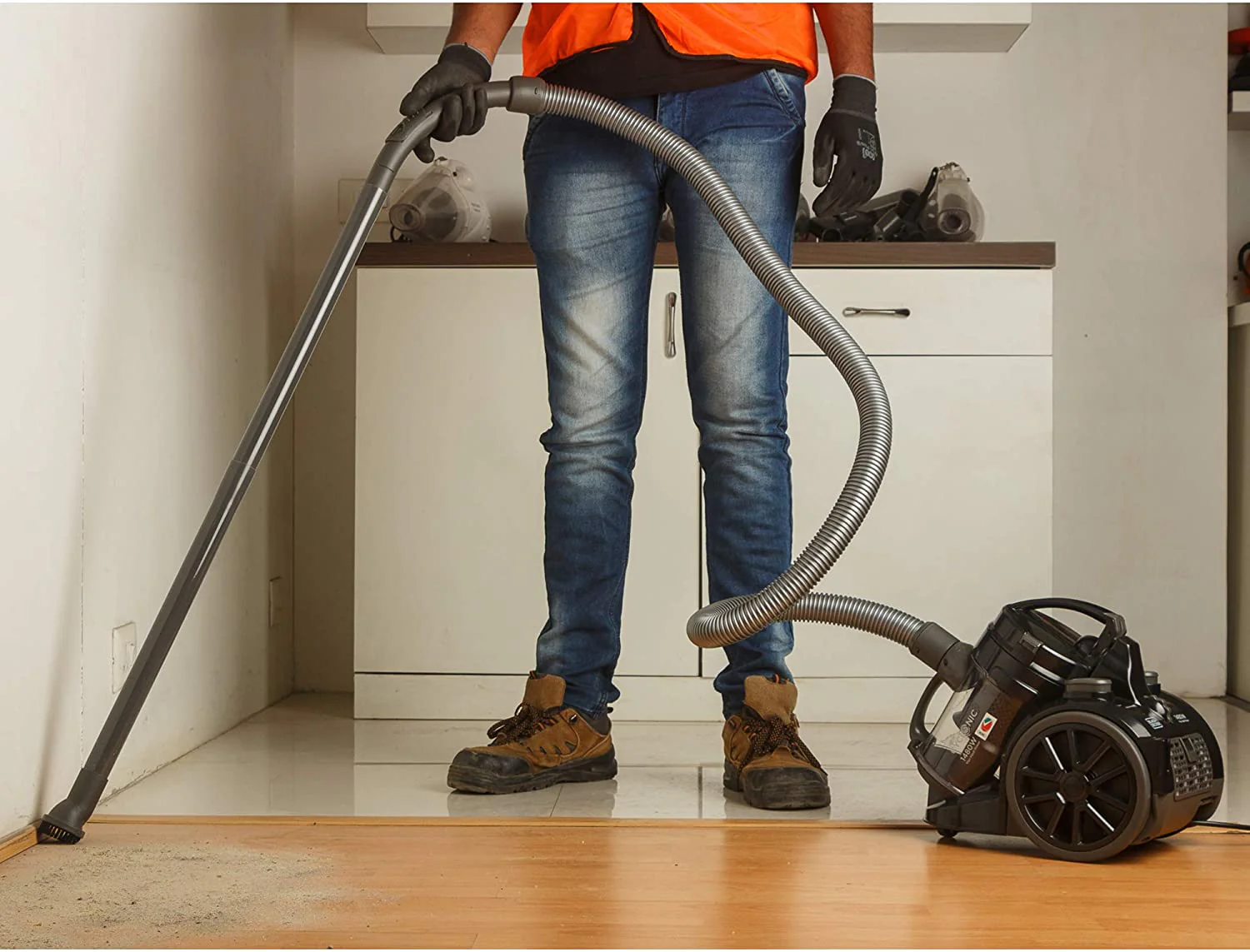 Black and Decker VM1480-B5 220 volt Vacuum Multi Cyclonic Canister Vacuum Cleaner 220v 240 volts 50 hz