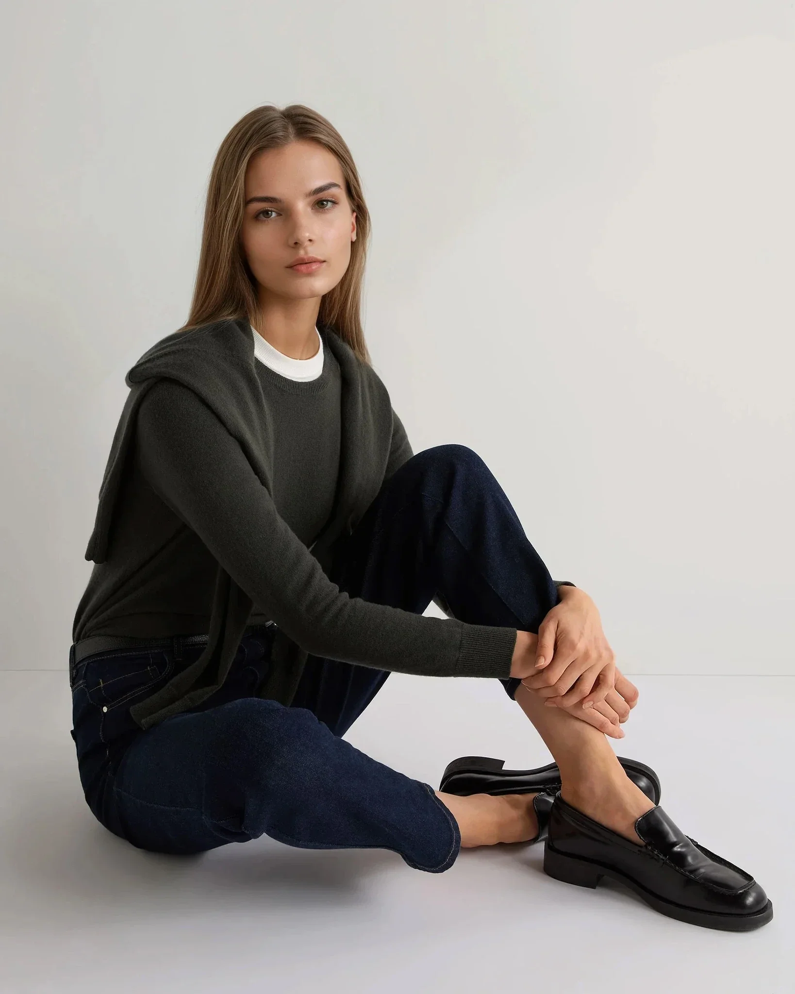 Women's Evie Classic Round Neck Cashmere Sweater Arabica Khaki Green