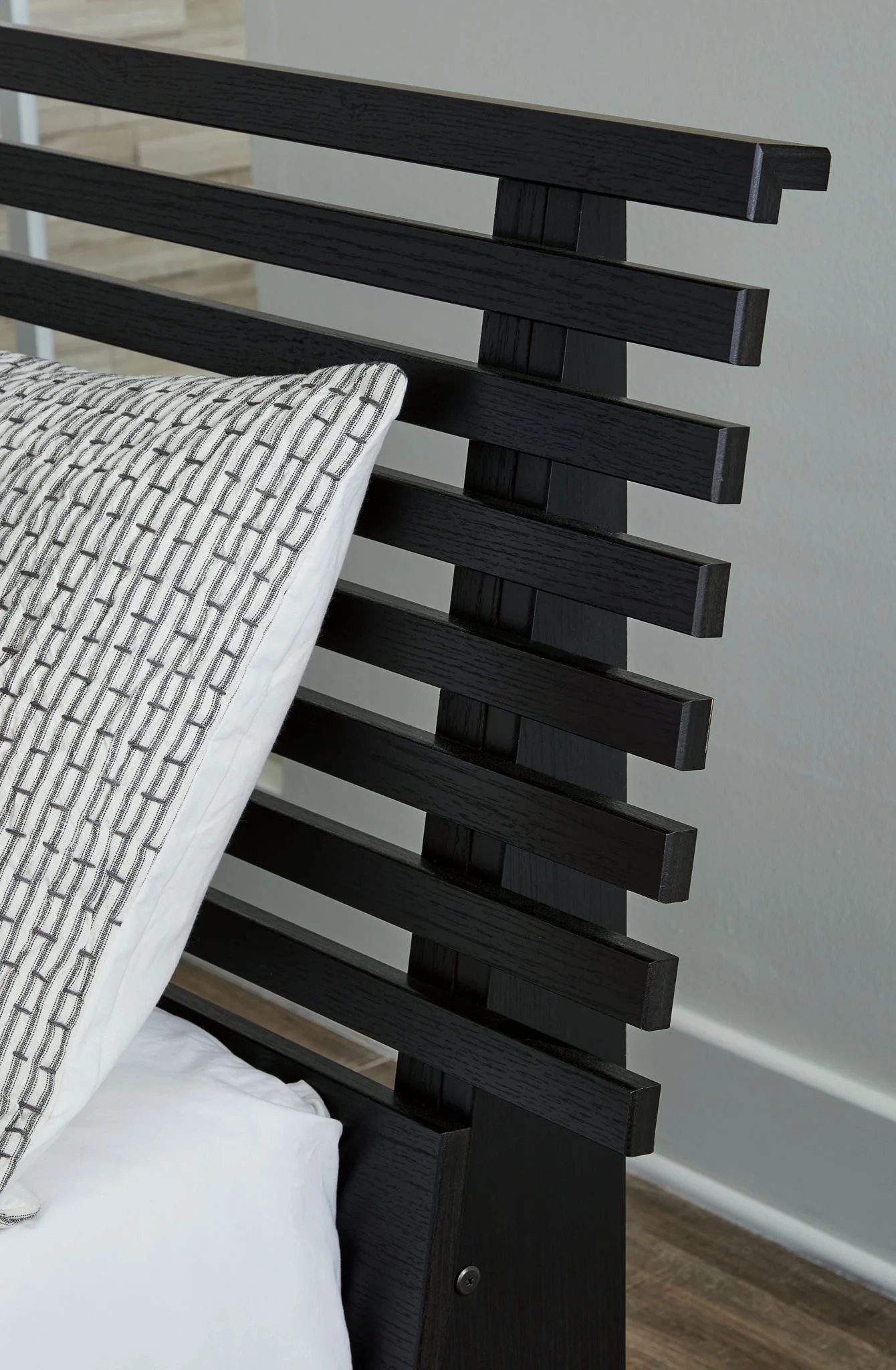 Danziar - Slat Headboard