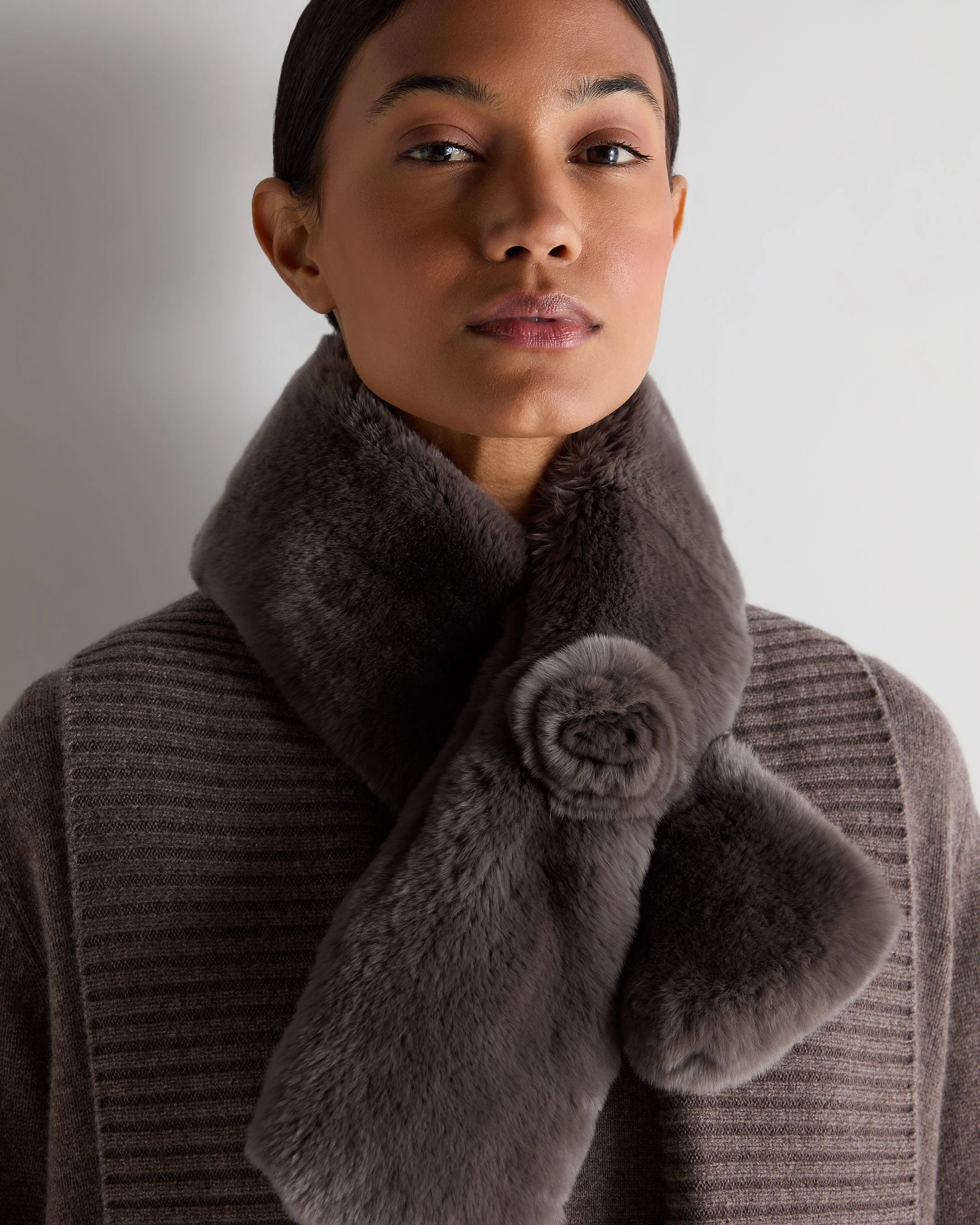 Women's Fur Neck Warmer Soft Truffle Brown