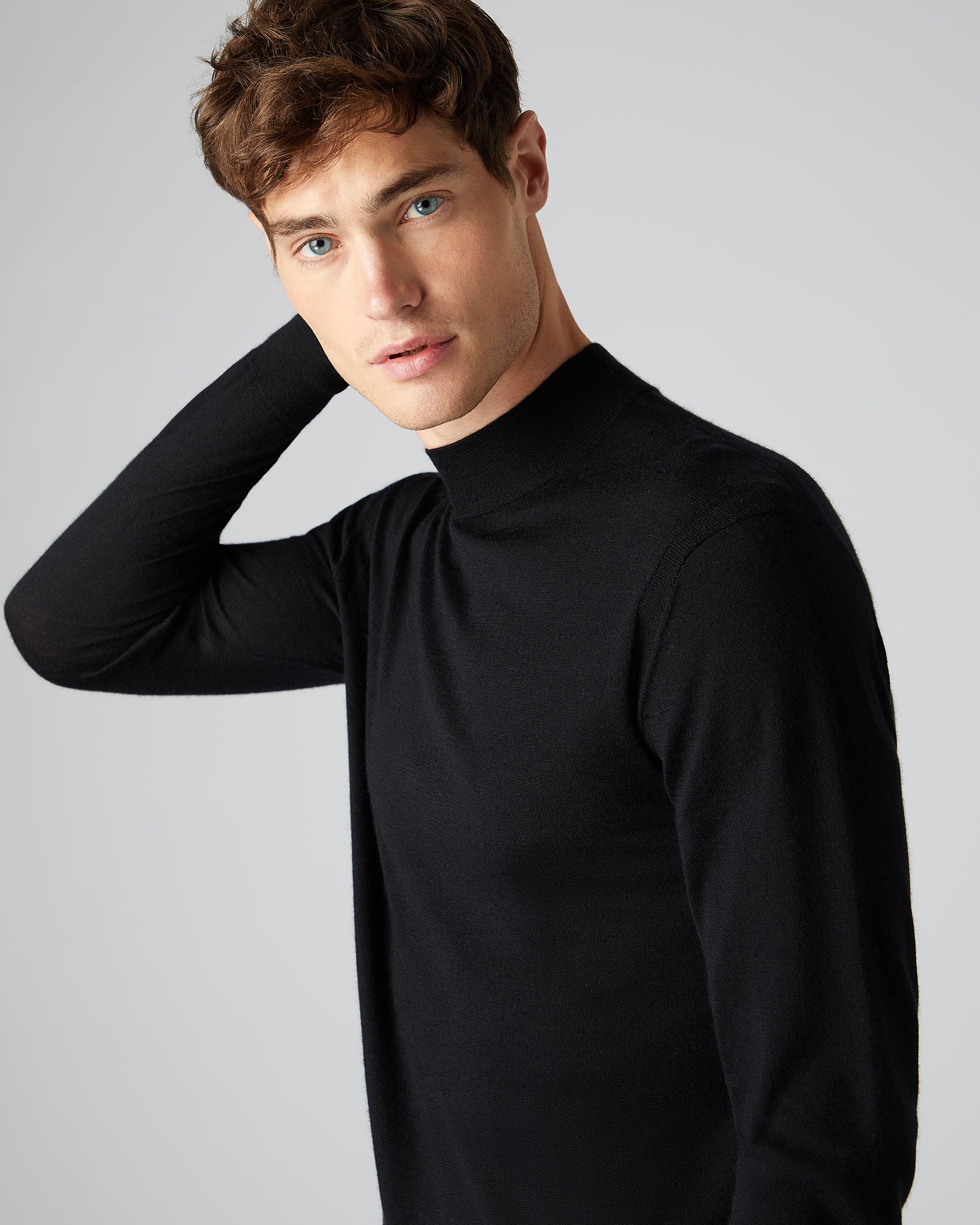 Men's Fine Gauge Cashmere Turtle Neck Jumper Black