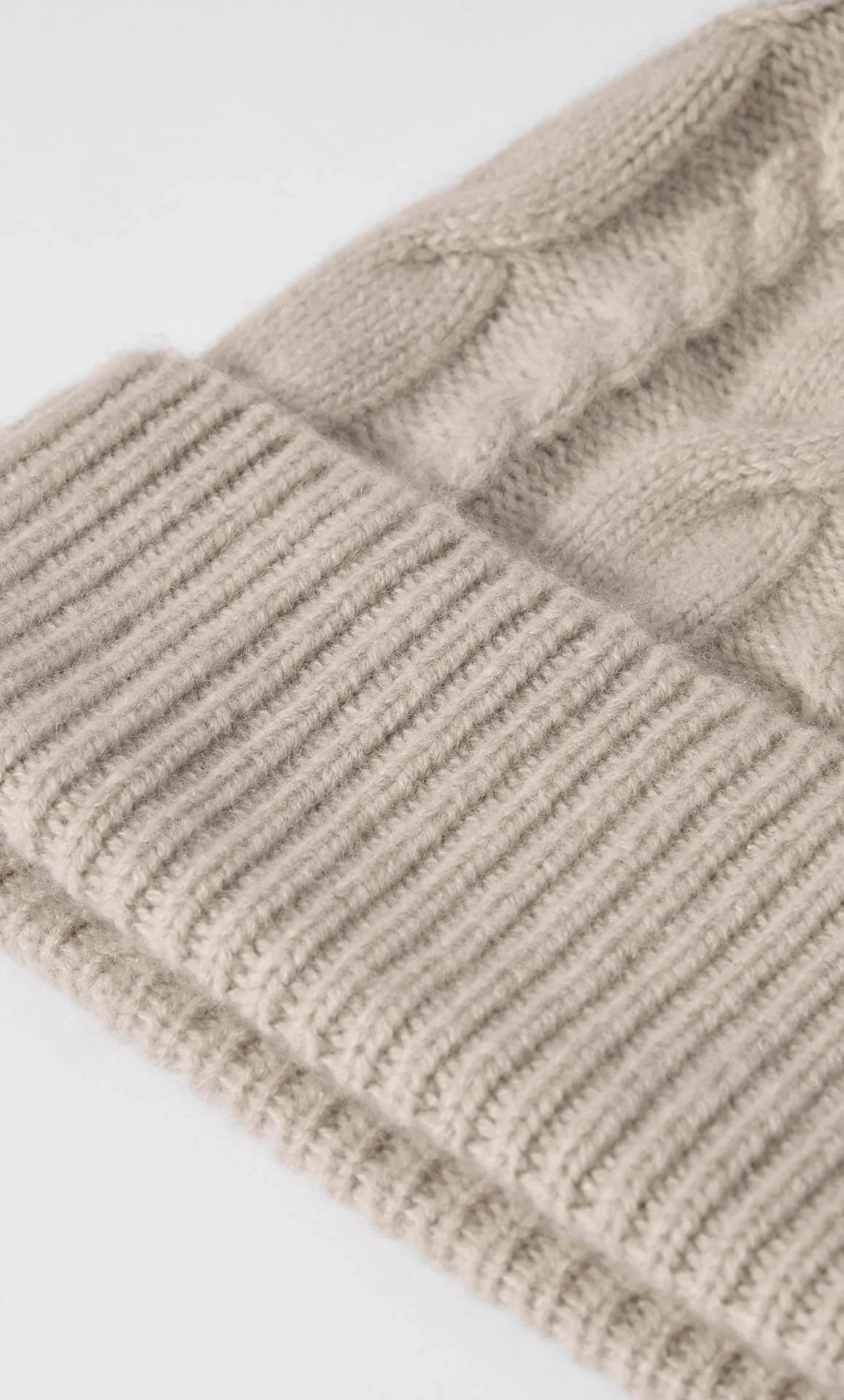 Cable-Knit Cashmere Beanie