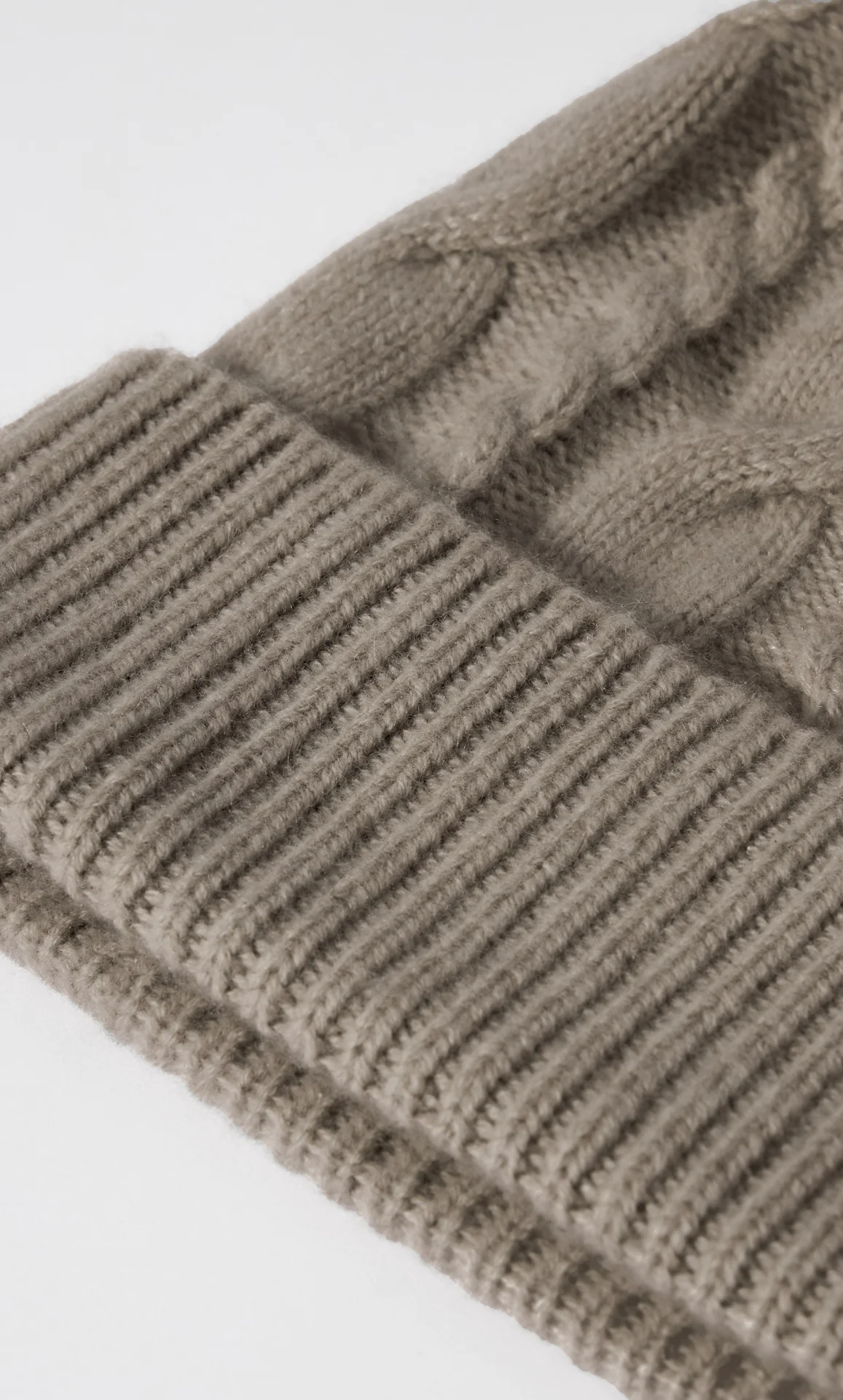 Cable-Knit Cashmere Beanie