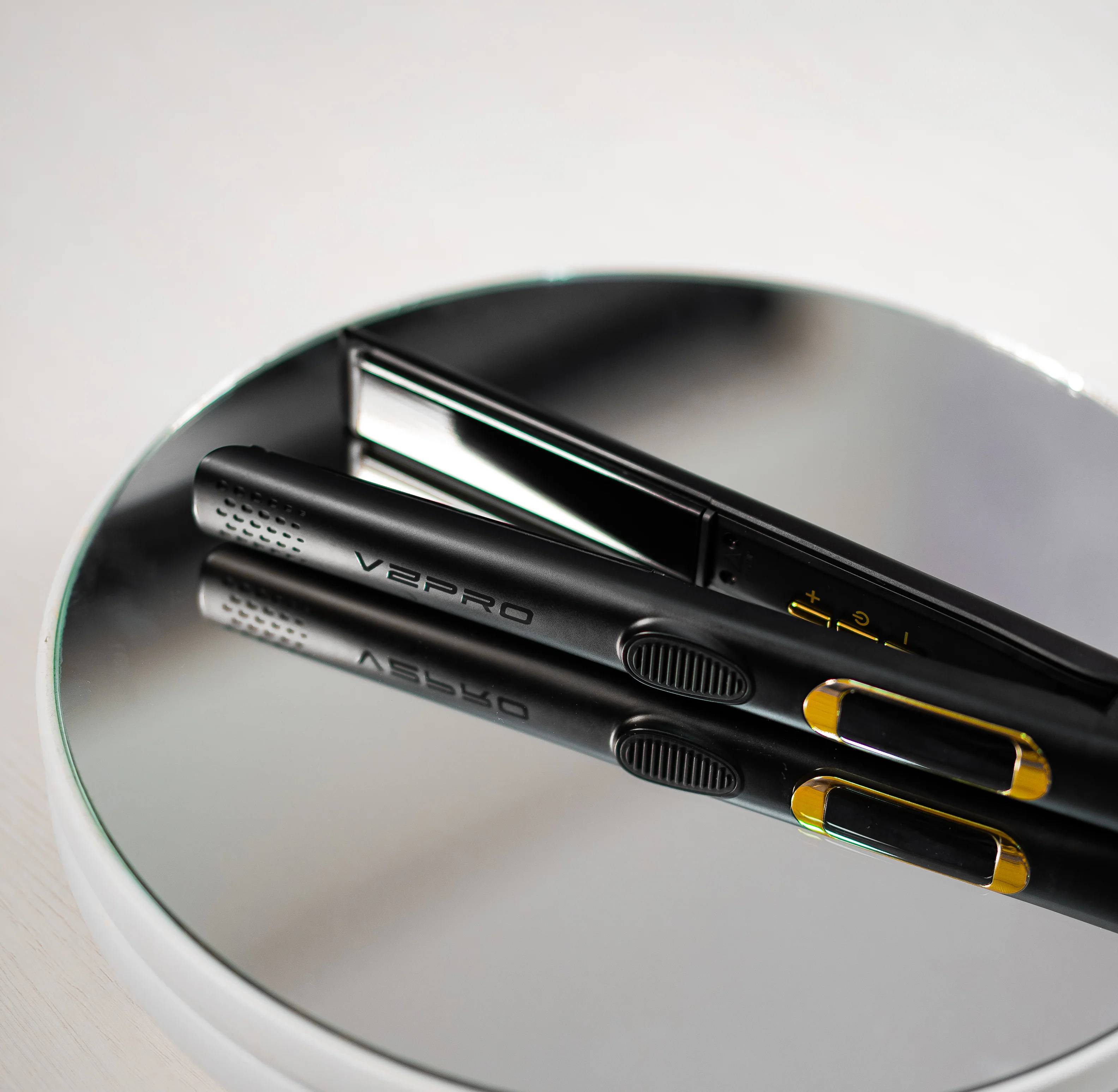 V2PRO Professional Hair Straightener Titanium Flat Iron 250°C (480°F)