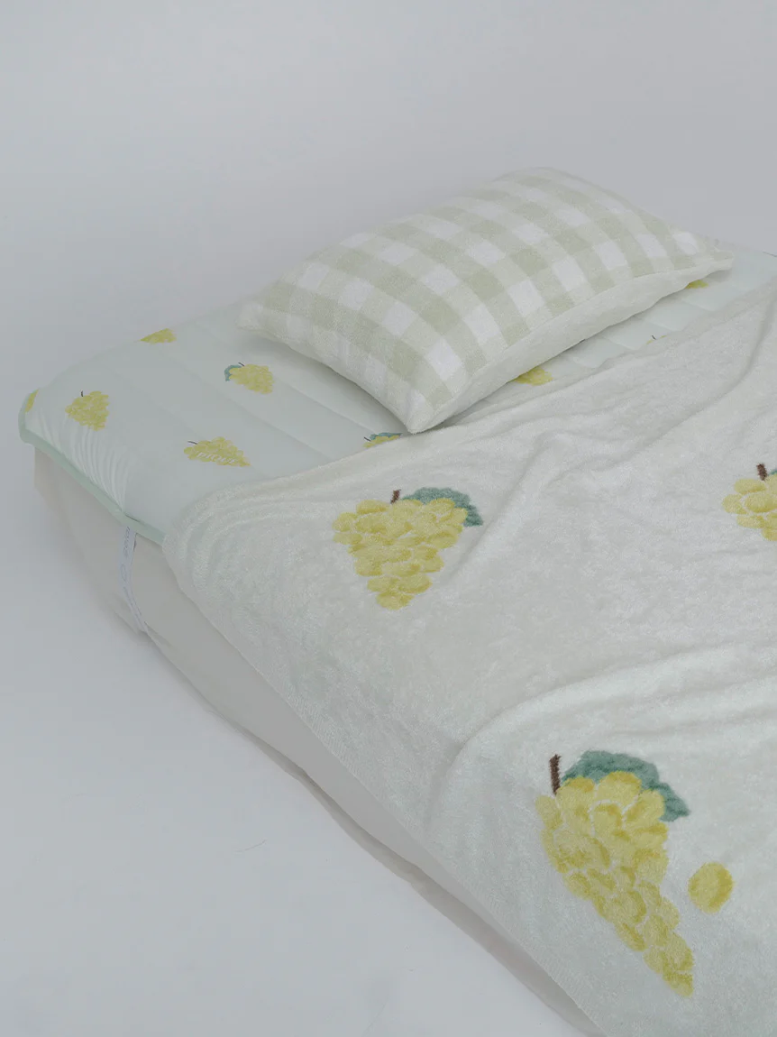 Smoothie Fruit Jacquard Half Blanket
