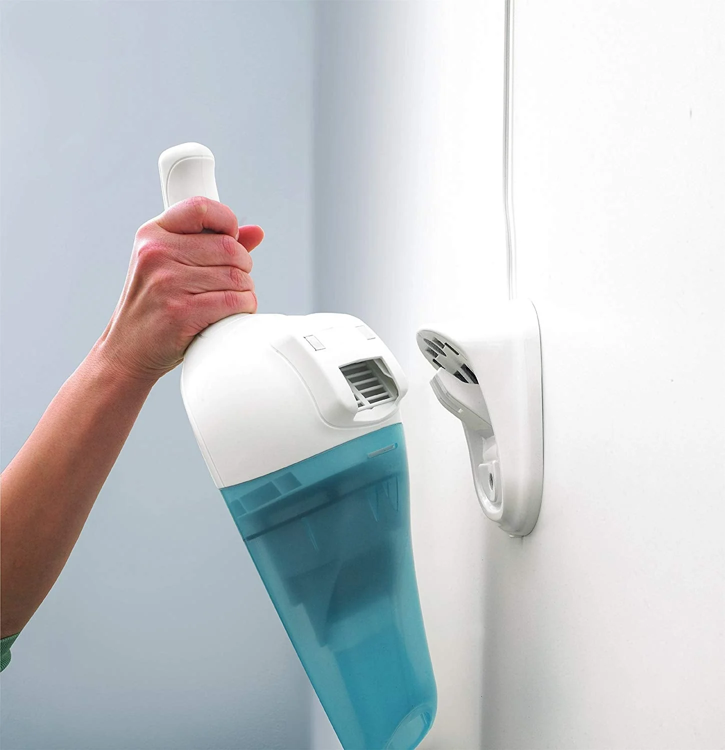 Black and Decker NW4820 220 volt wet / dry dust buster vacuum cleaner 220v 240 volts 50 hz