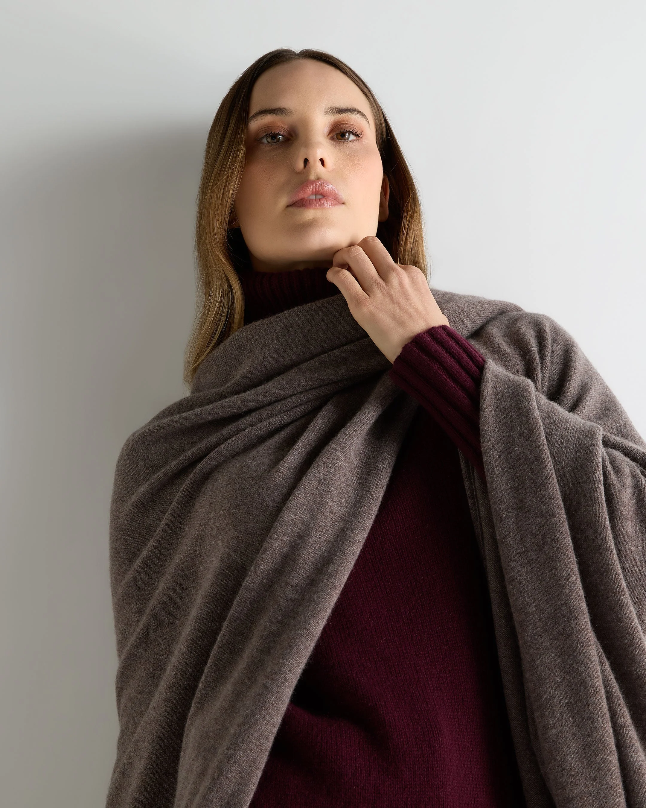 Women's Lily Lightweight Cashmere Cape Otter Brown