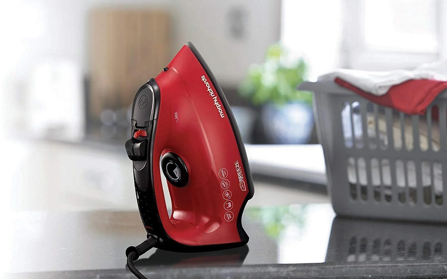 Morphy Richards 300272 220v iron auto shut off 220 volts 240 Volt 50 / 60 hz
