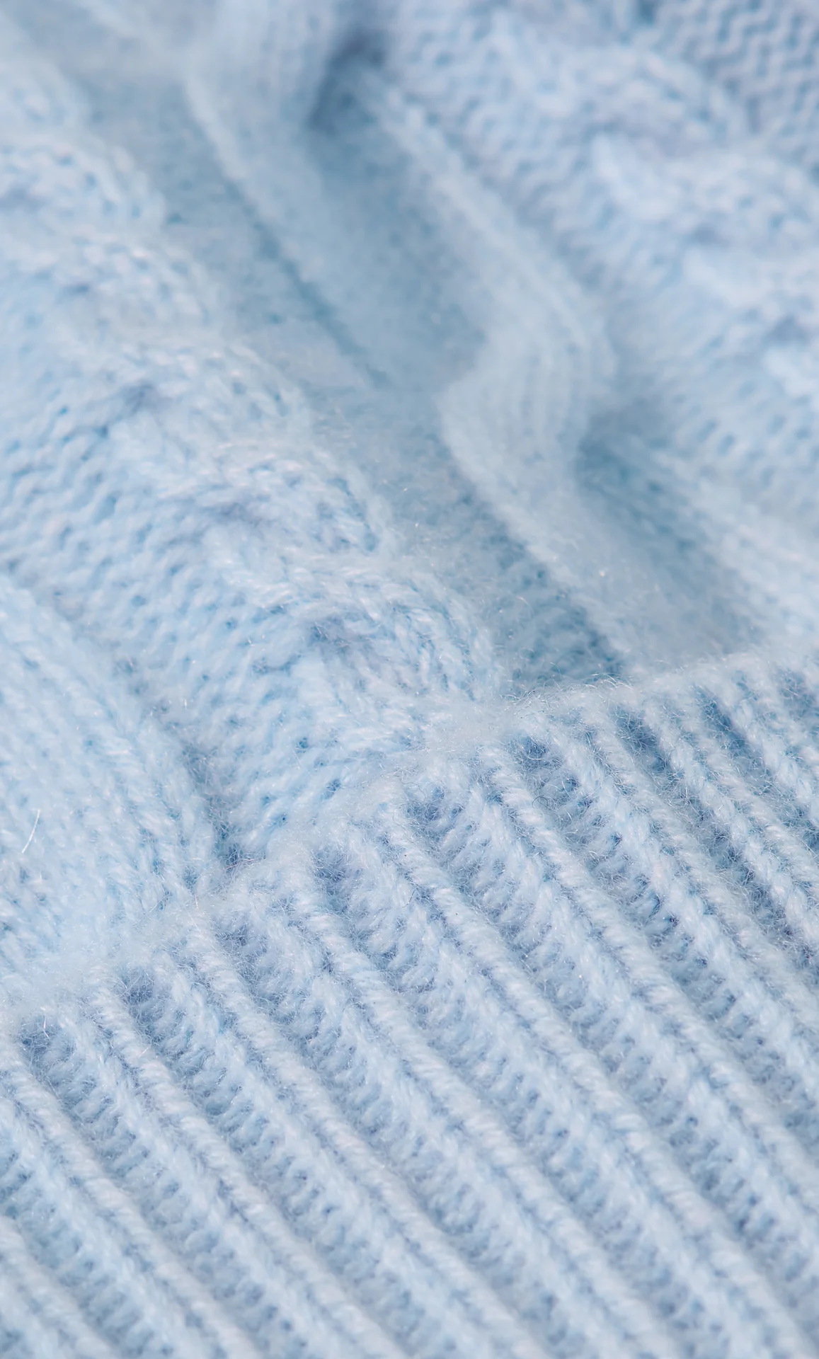 Cable-Knit Cashmere Beanie