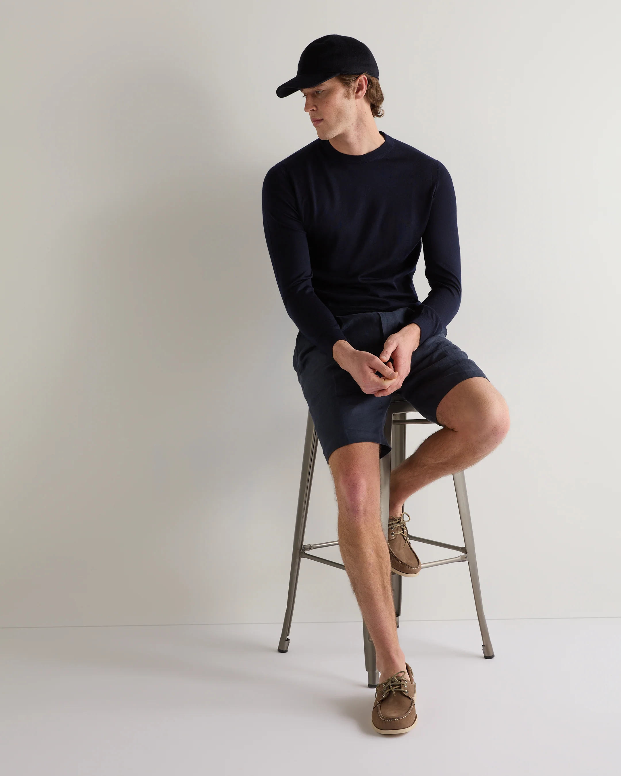 Men's Covent Fine Gauge Cashmere Round Neck Jumper Navy Blue