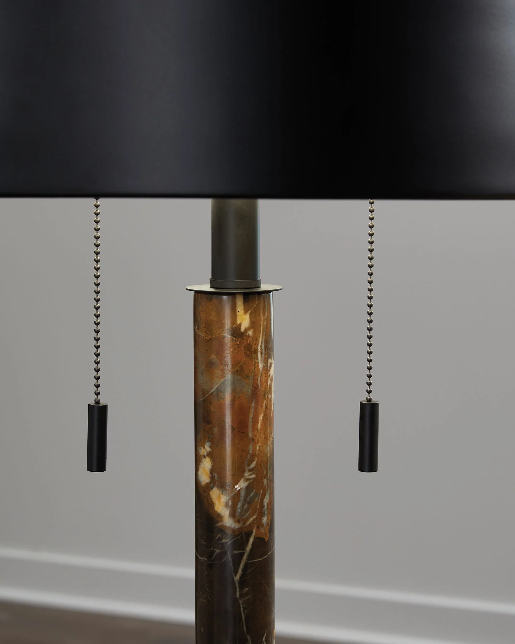 Alanbert - Metal Table Lamp - Brown / Black