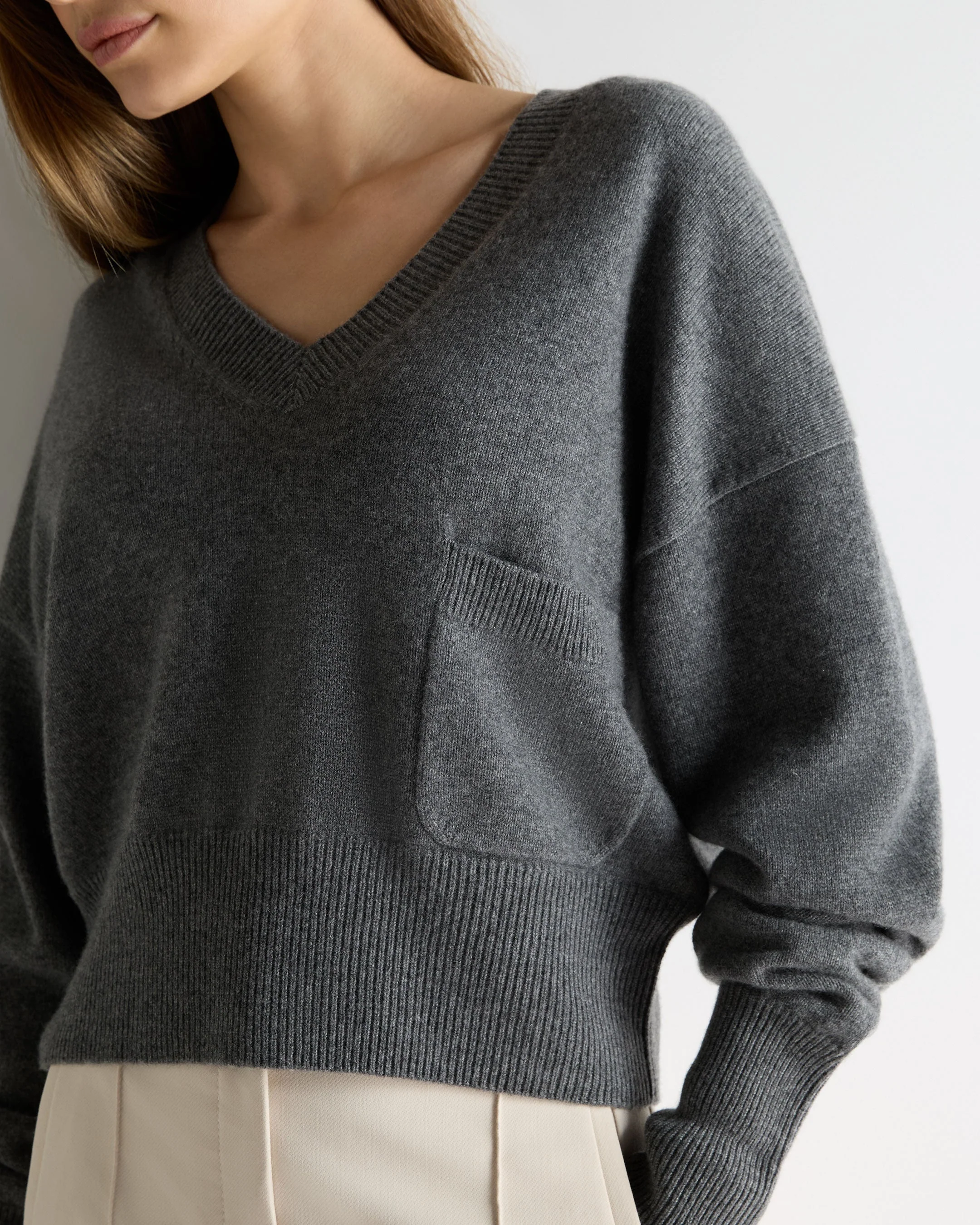 Women's Cropped V Neck Cashmere Sweater Elephant Grey