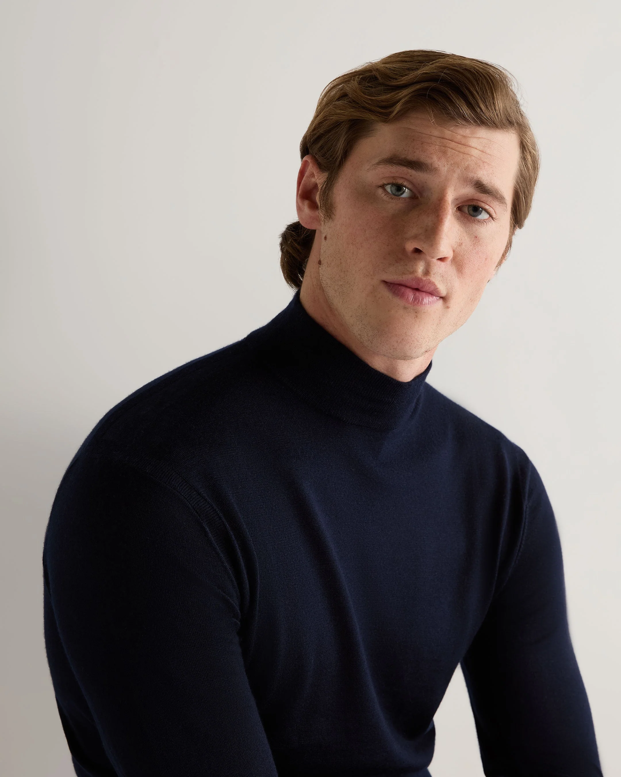 Men's Fine Gauge Cashmere Turtle Neck Jumper Navy Blue