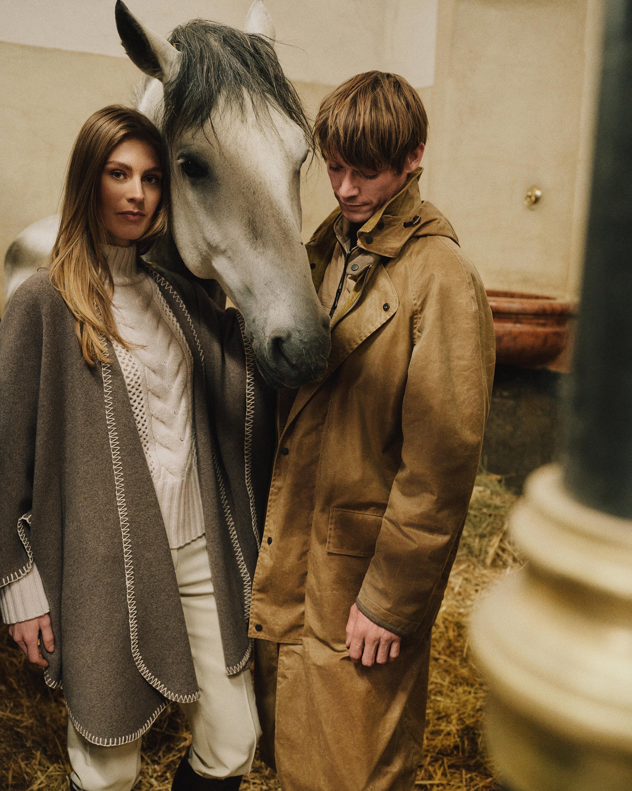 Women's Milano Stitch Trim Cashmere Cape Otter Brown