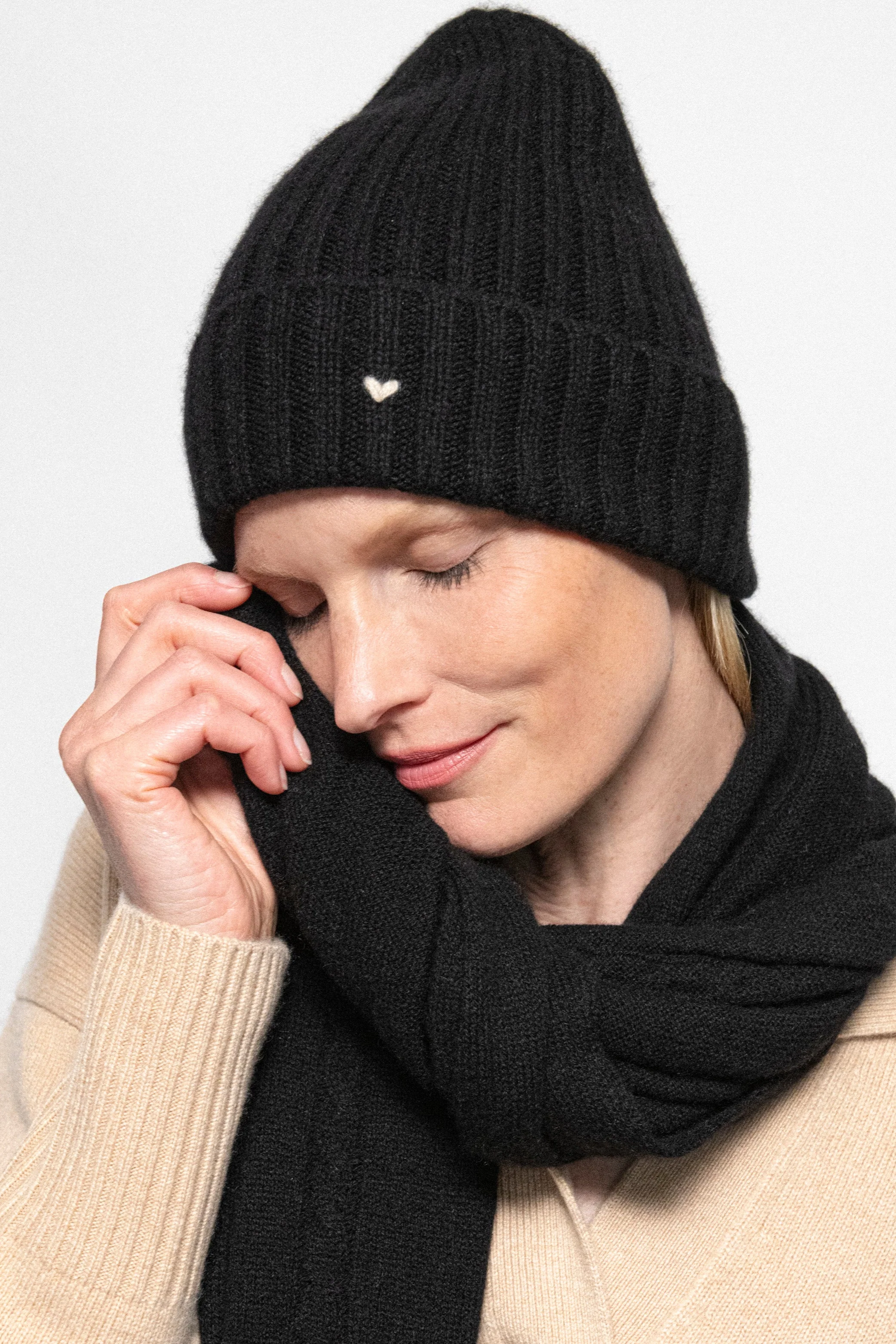 The Rib Beanie – Black