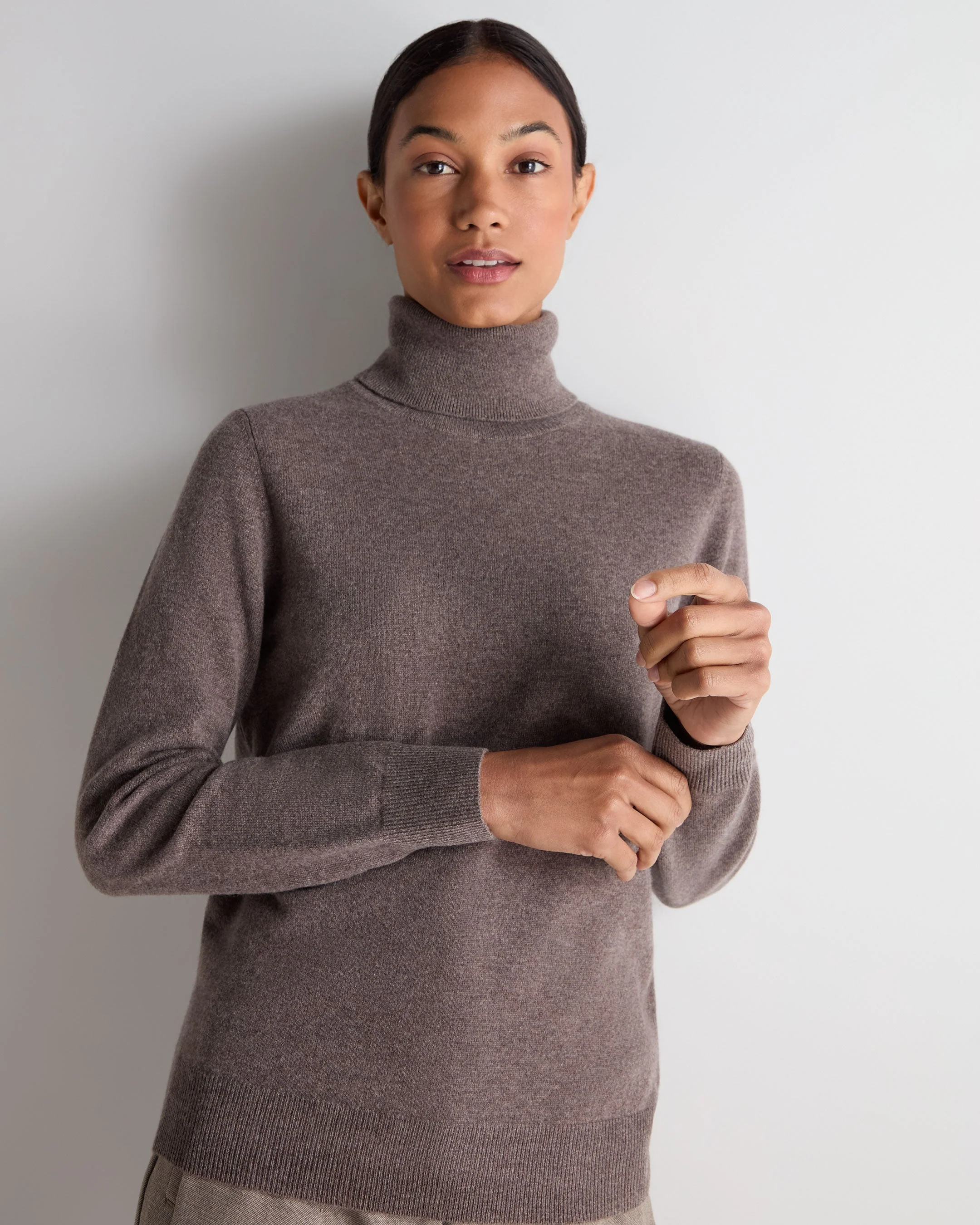 Women's Luna Turtle Neck Cashmere Sweater Otter Brown