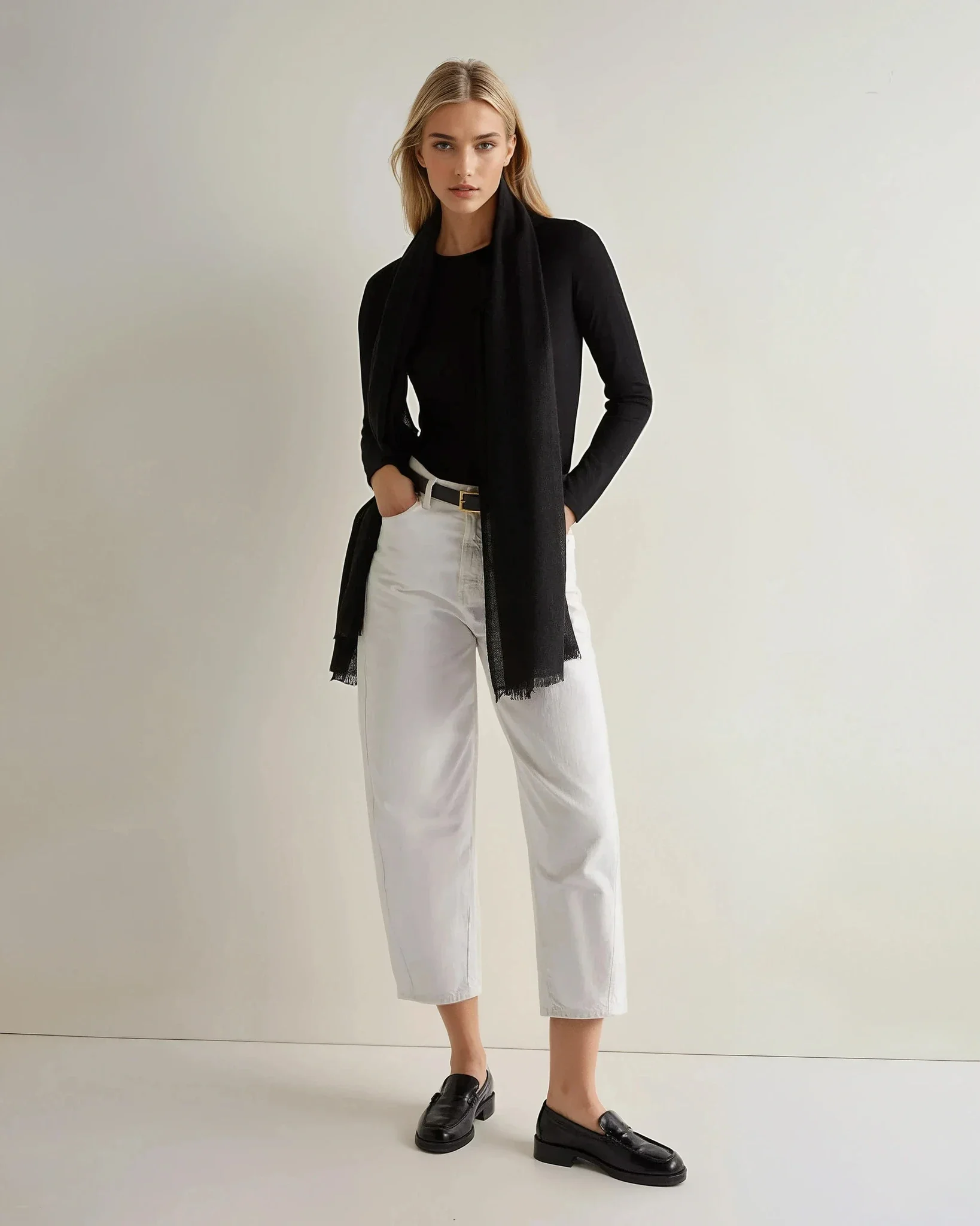 Women's Eden Superfine Cashmere Round Neck Top Black