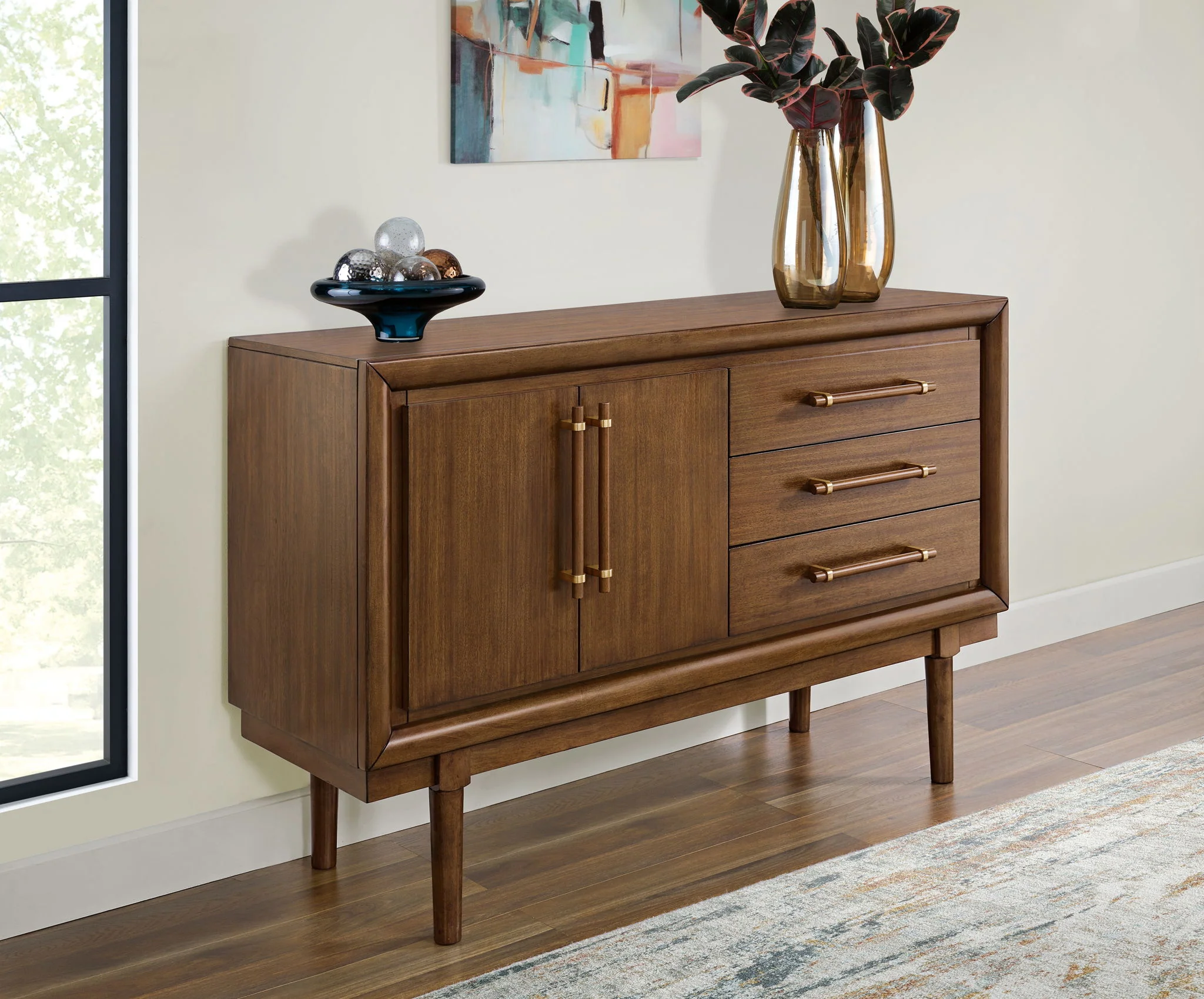 Lyncott - Dining Room Server - Brown