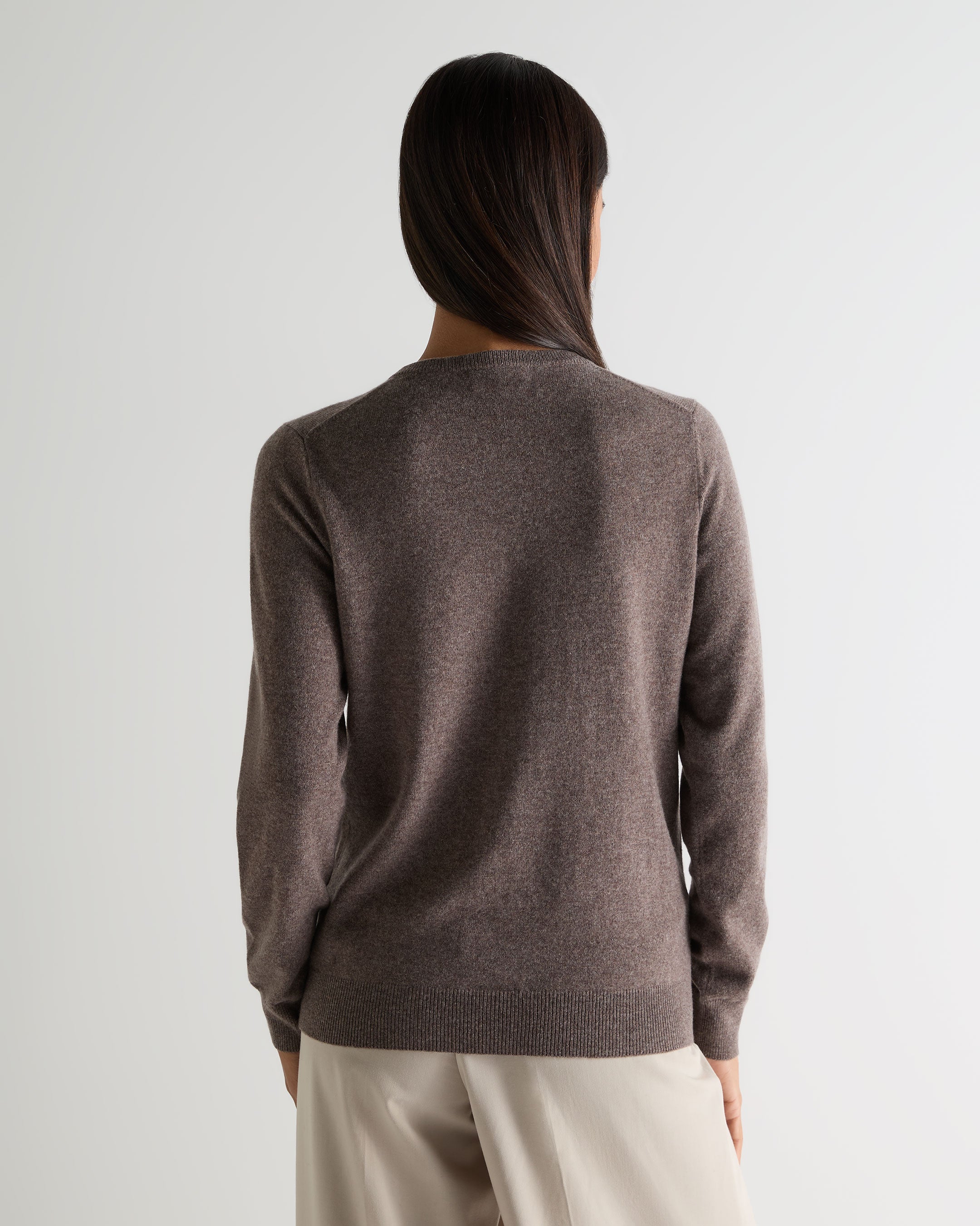 Women's Olivia Round Neck Cashmere Cardigan Otter Brown