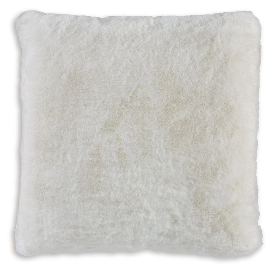 Gariland - Faux Fur Pillow