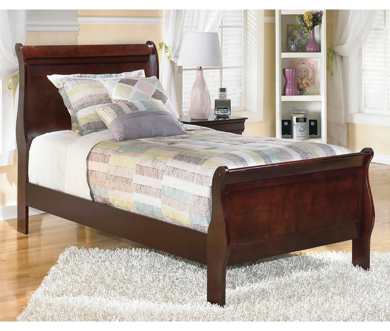 Alisdair Sleigh Bed