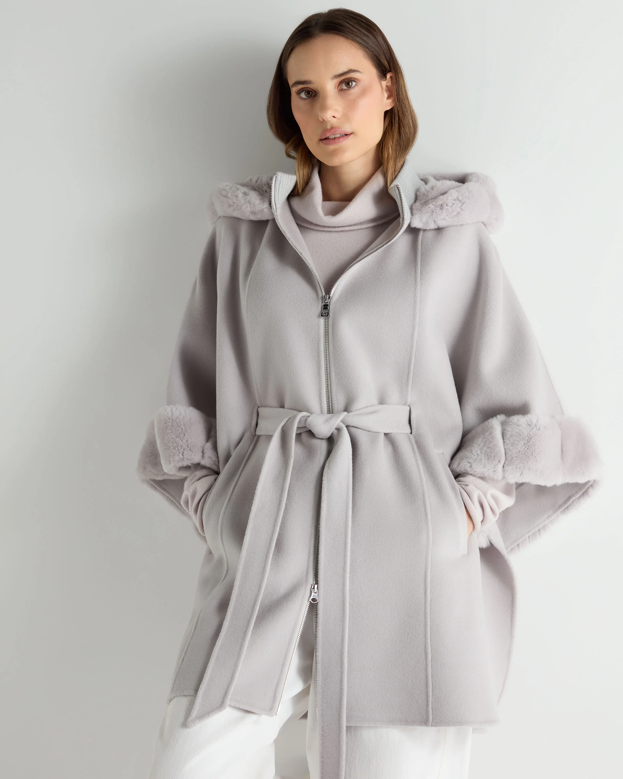 Women's Poppy Cape With Fur Trim Snow Grey